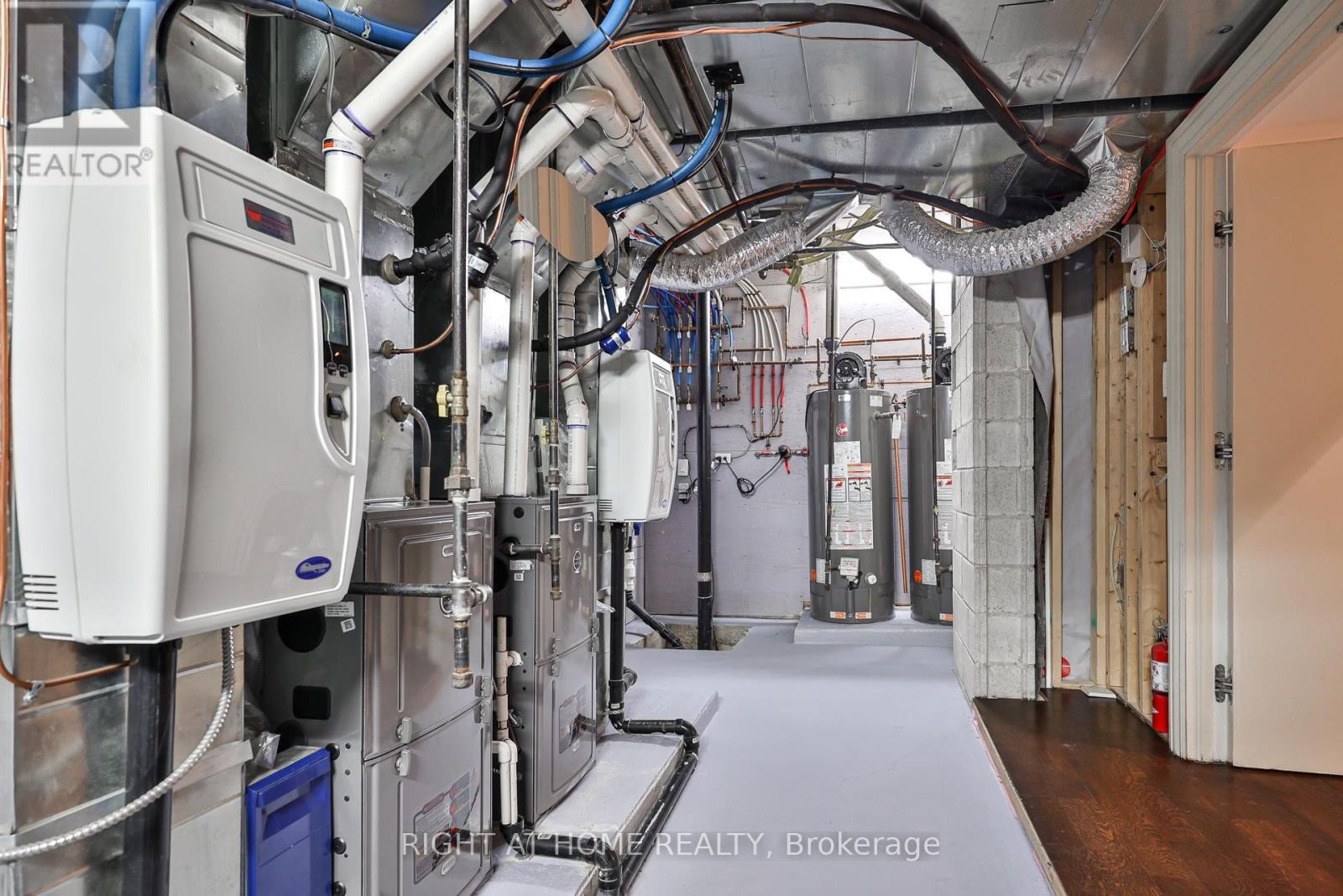 












41 OLD FOREST HILL ROAD

,
Toronto (Forest Hill South),




Ontario
M5P2P8

