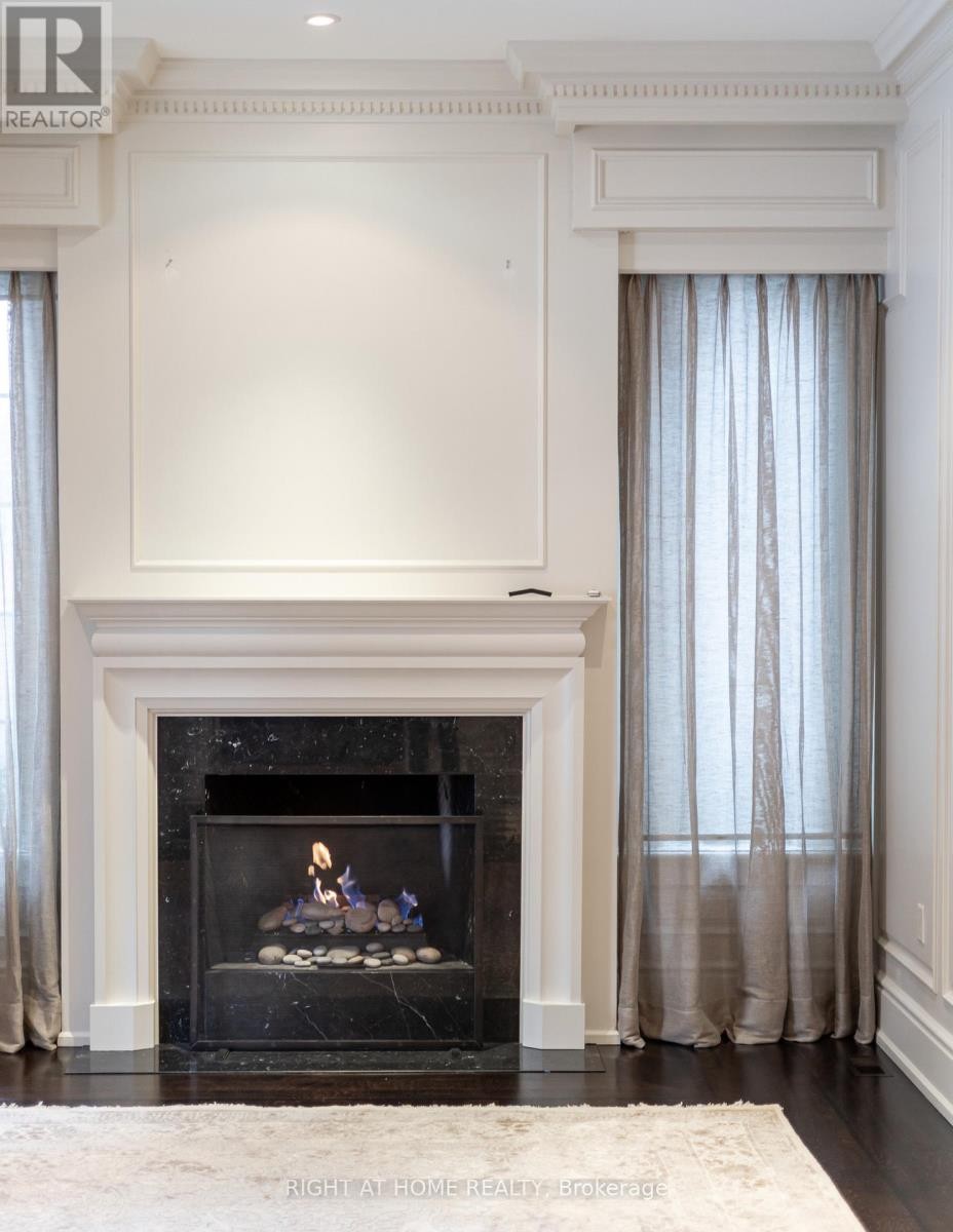 












41 OLD FOREST HILL ROAD

,
Toronto (Forest Hill South),




Ontario
M5P2P8

