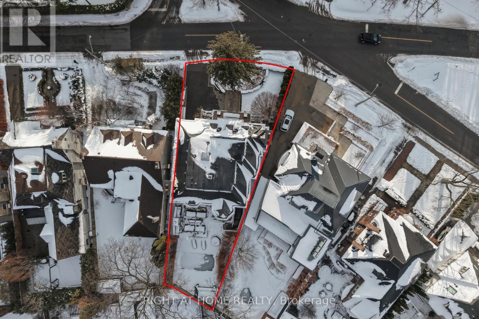 












41 OLD FOREST HILL ROAD

,
Toronto (Forest Hill South),




Ontario
M5P2P8

