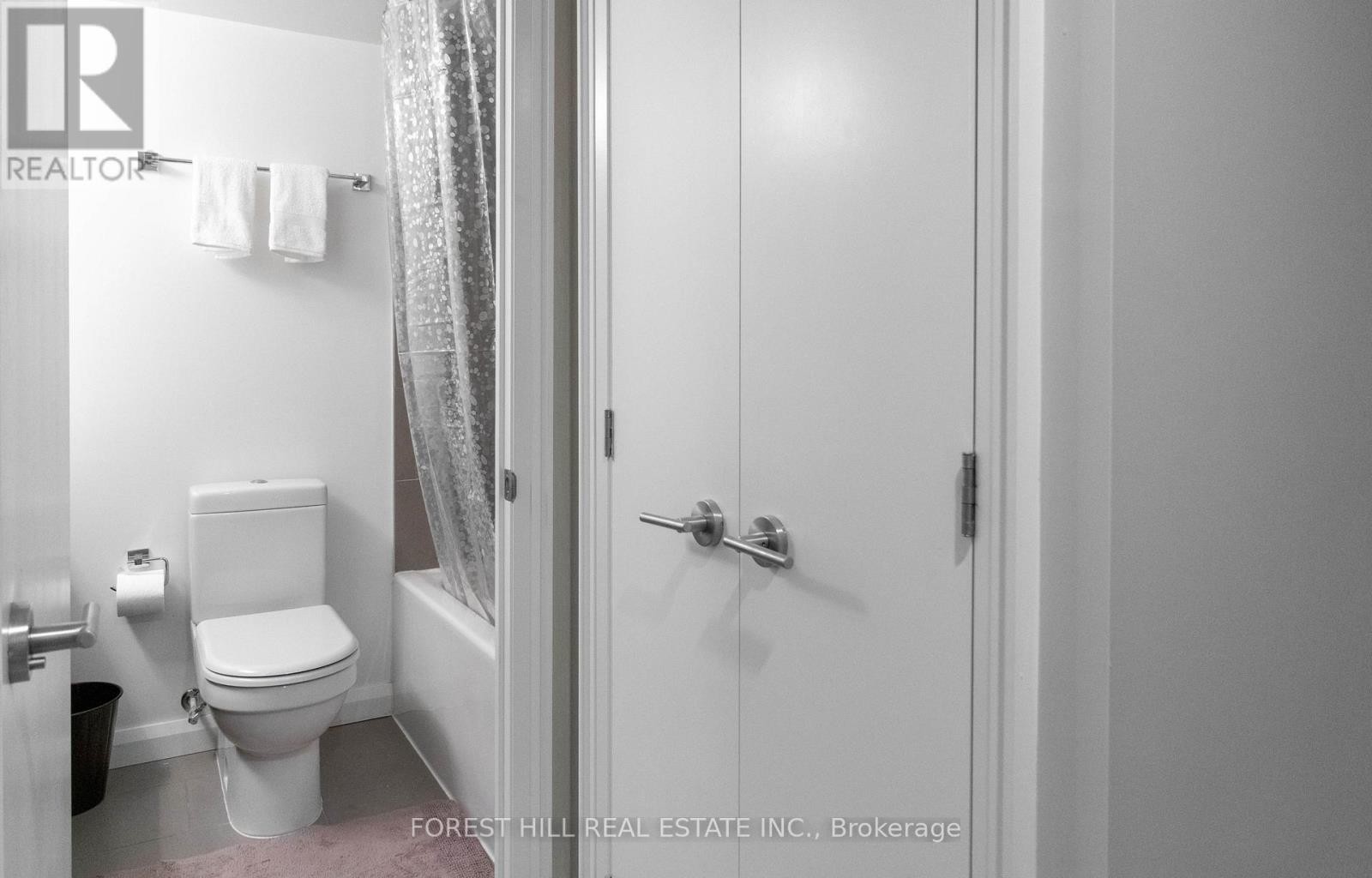 












412 - 155 YORKVILLE AVENUE

,
Toronto (Annex),




Ontario
M5R1C4

