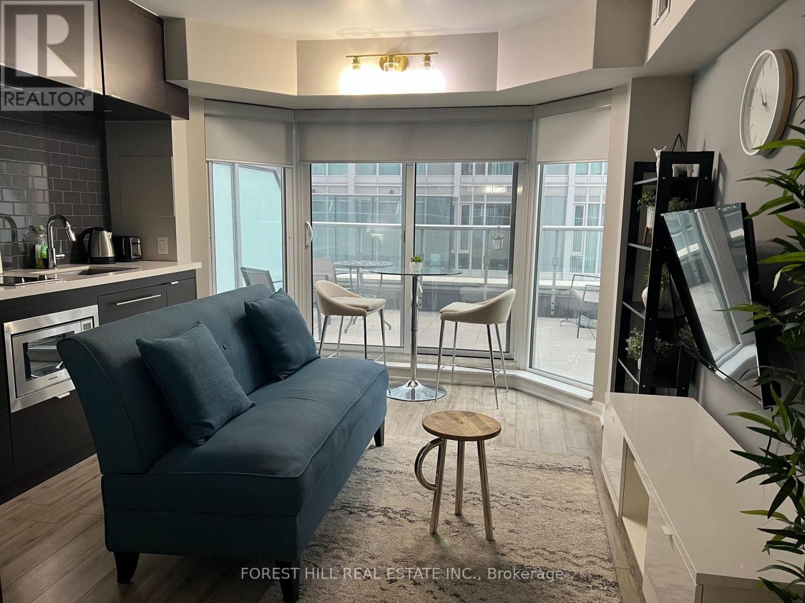 












412 - 155 YORKVILLE AVENUE

,
Toronto (Annex),




Ontario
M5R1C4

