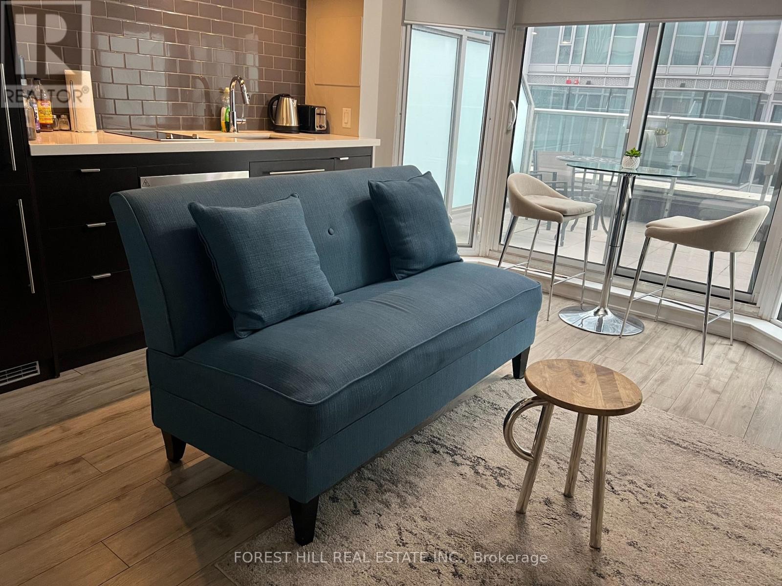 












412 - 155 YORKVILLE AVENUE

,
Toronto (Annex),




Ontario
M5R1C4

