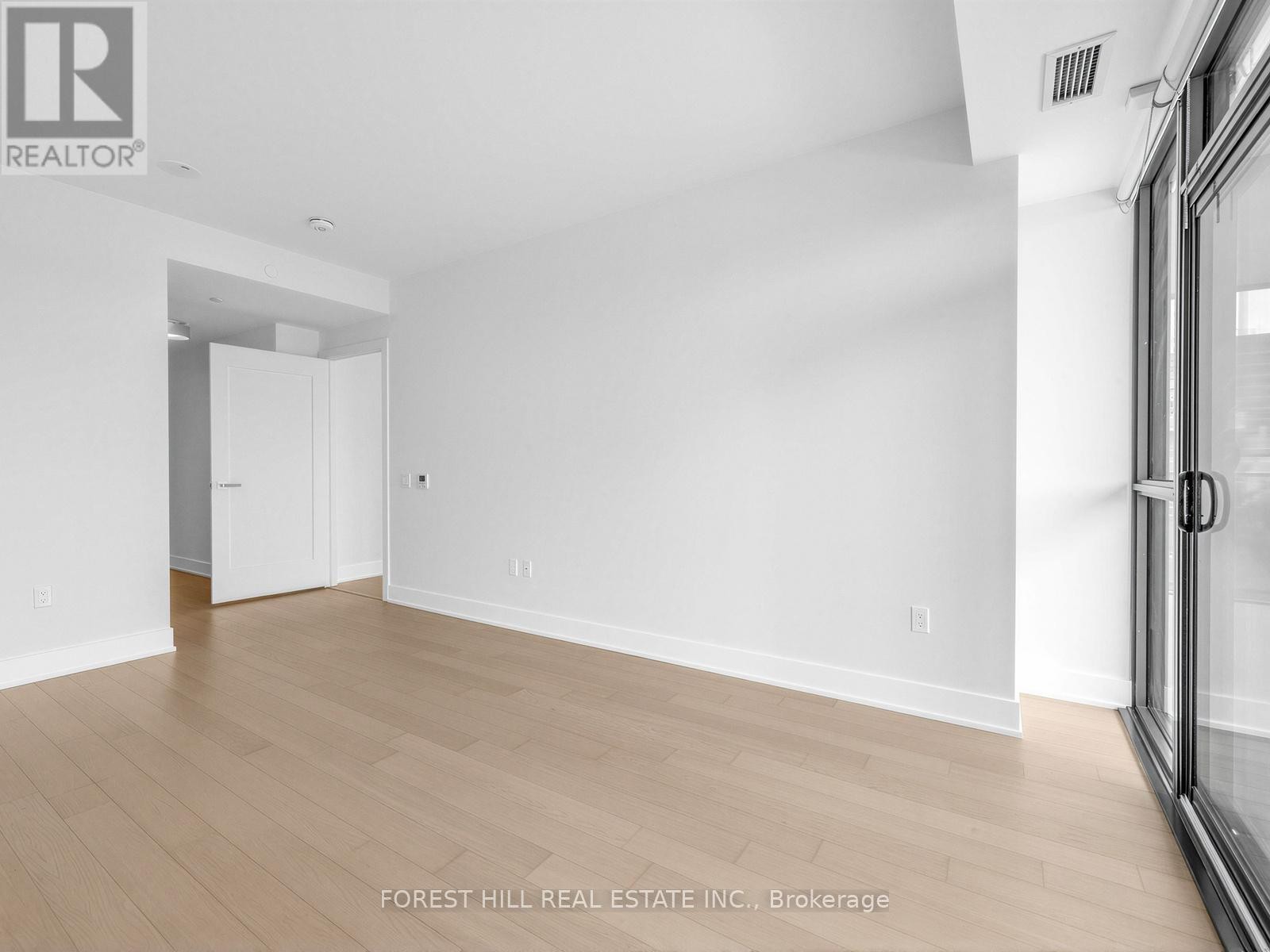 












513 - 6 JACKES AVENUE

,
Toronto (Rosedale-Moore Park),




Ontario
M4T0A5

