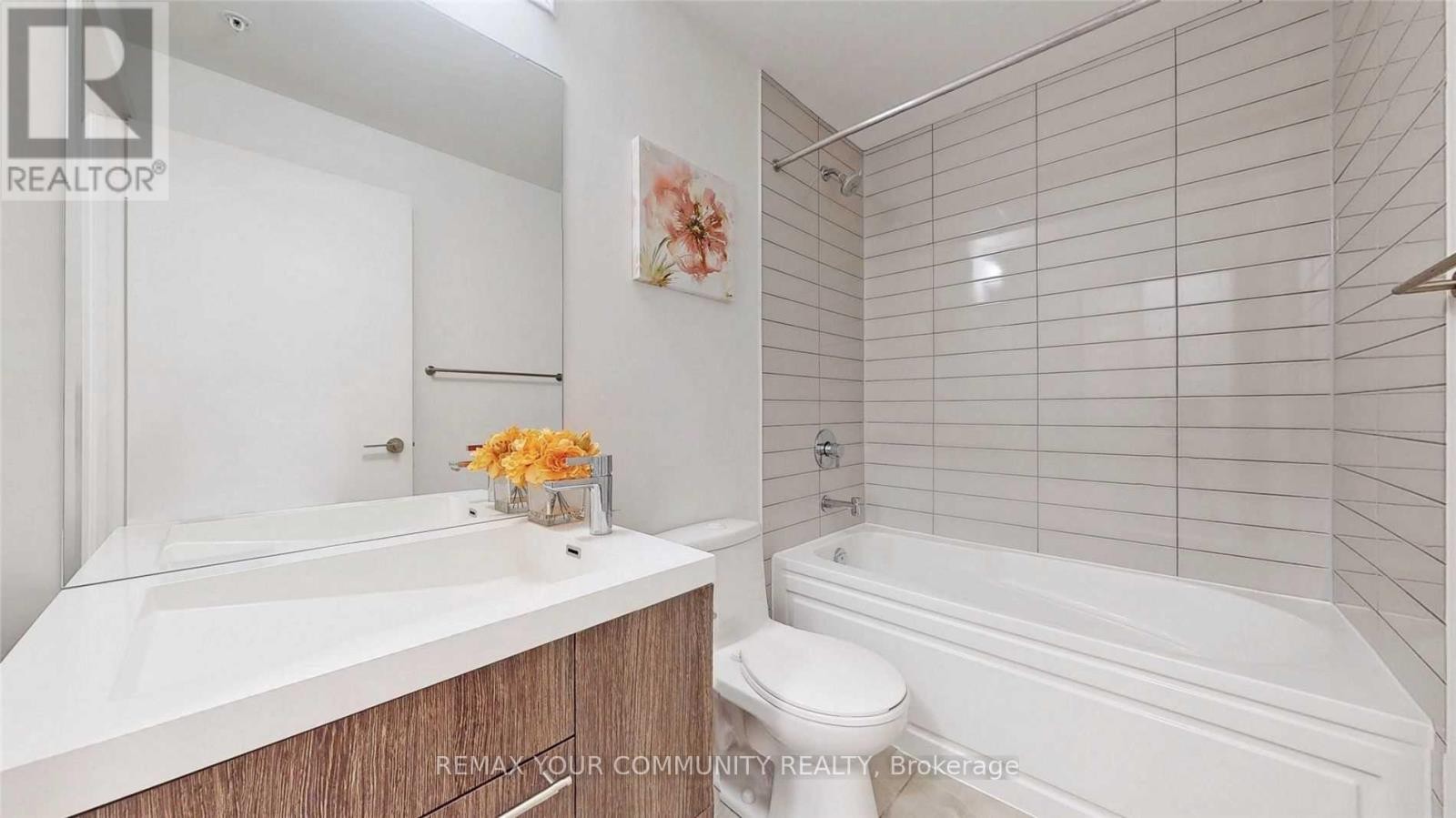 












806 - 30 NELSON STREET

,
Toronto (Waterfront Communities),




Ontario
M5V0H5

