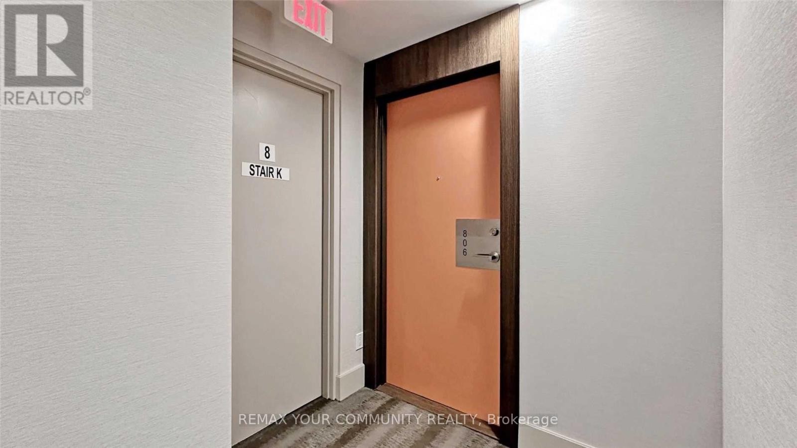 












806 - 30 NELSON STREET

,
Toronto (Waterfront Communities),




Ontario
M5V0H5

