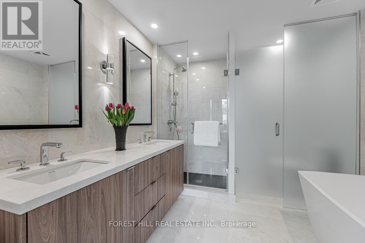 












201 - 280 HOWLAND AVENUE

,
Toronto (Annex),




Ontario
M5R0C3

