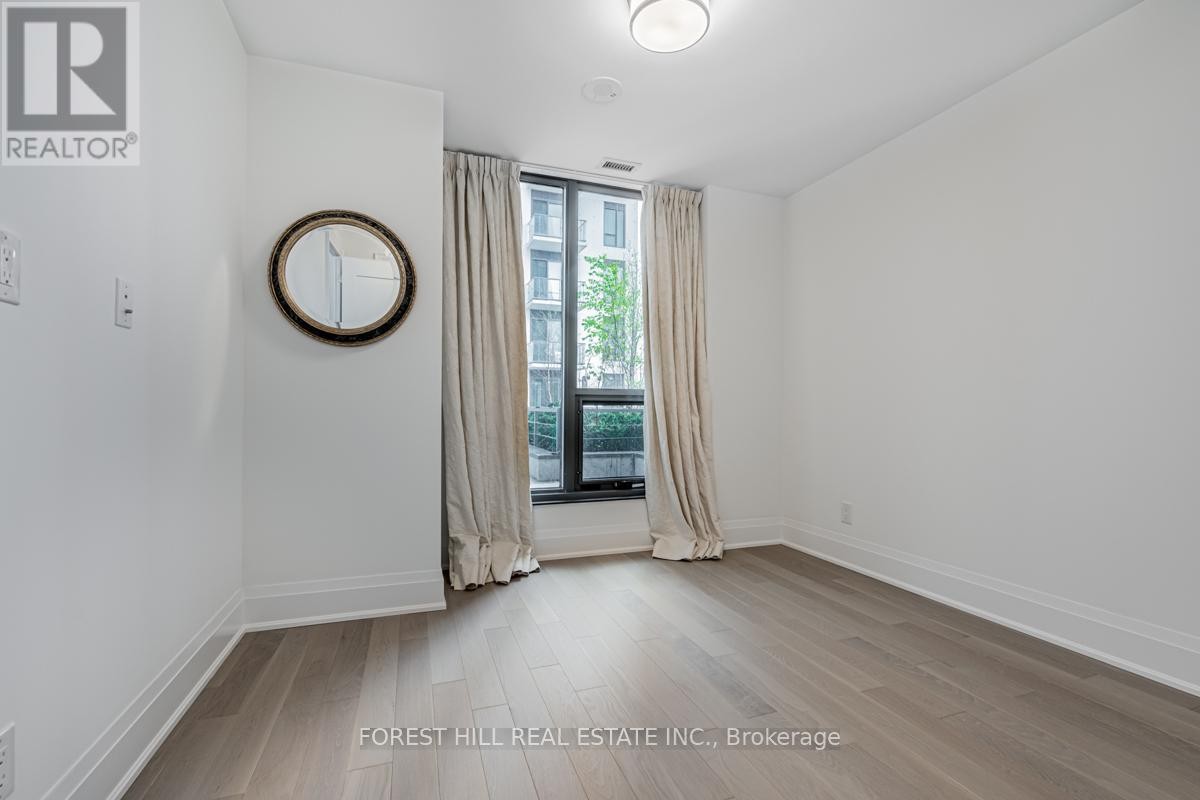 












201 - 280 HOWLAND AVENUE

,
Toronto (Annex),




Ontario
M5R0C3

