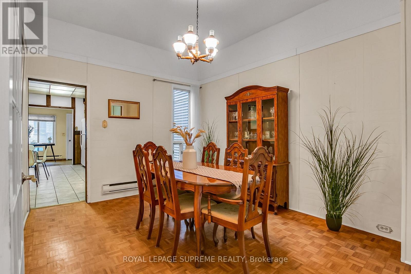 












163 BEACONSFIELD AVENUE

,
Toronto (Little Portugal),




Ontario
M6J3J7

