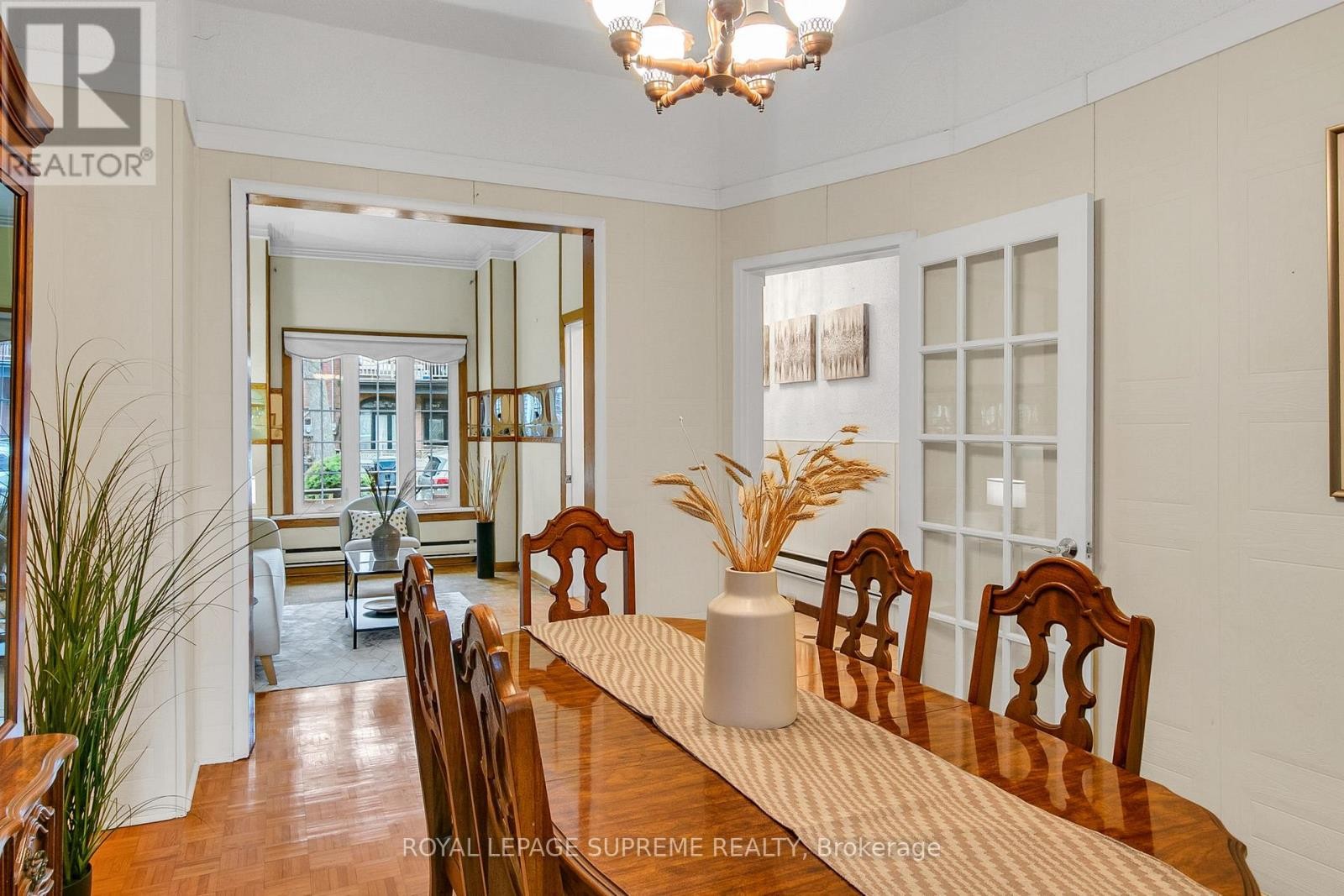 












163 BEACONSFIELD AVENUE

,
Toronto (Little Portugal),




Ontario
M6J3J7

