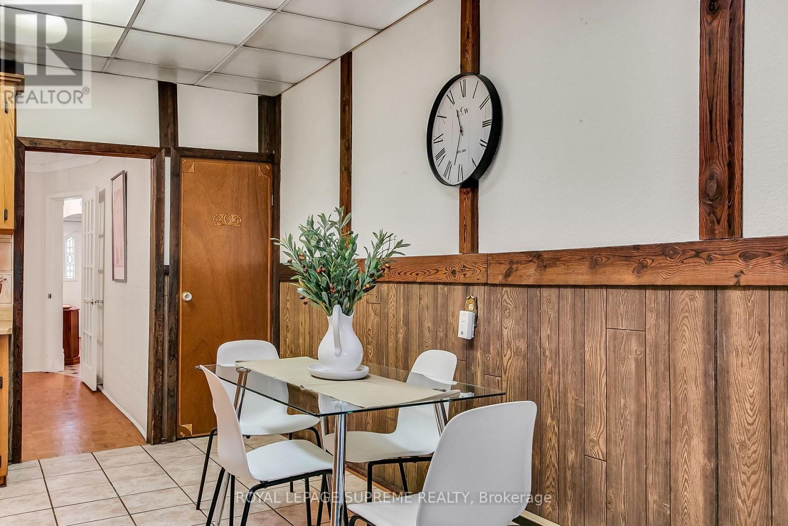 












163 BEACONSFIELD AVENUE

,
Toronto (Little Portugal),




Ontario
M6J3J7

