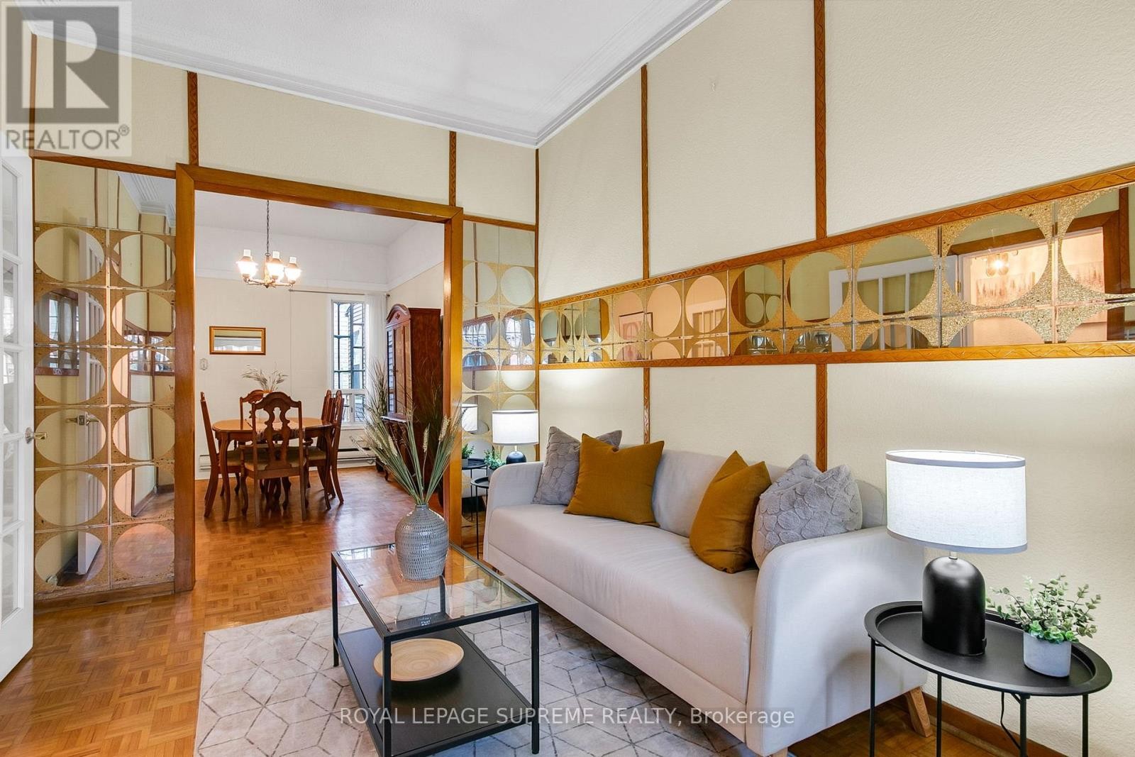 












163 BEACONSFIELD AVENUE

,
Toronto (Little Portugal),




Ontario
M6J3J7

