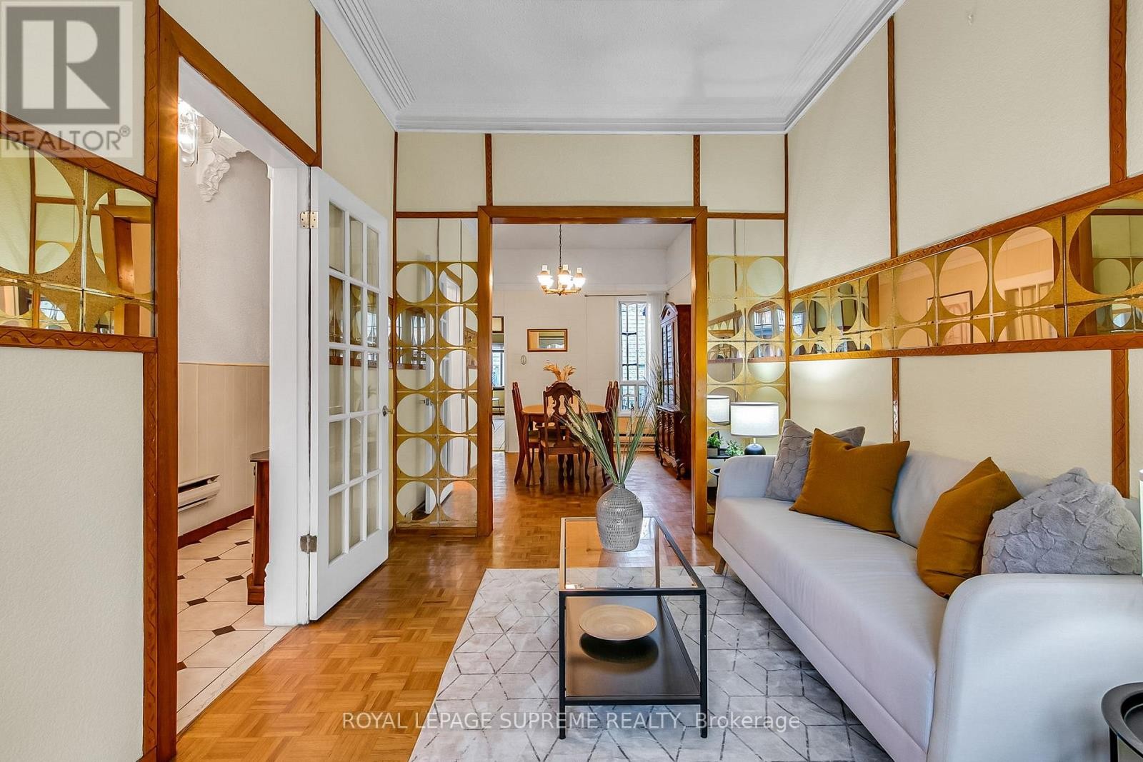 












163 BEACONSFIELD AVENUE

,
Toronto (Little Portugal),




Ontario
M6J3J7

