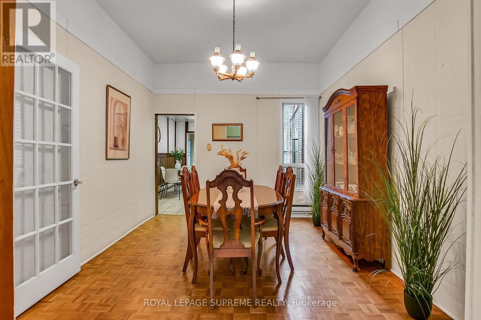 












163 BEACONSFIELD AVENUE

,
Toronto (Little Portugal),




Ontario
M6J3J7

