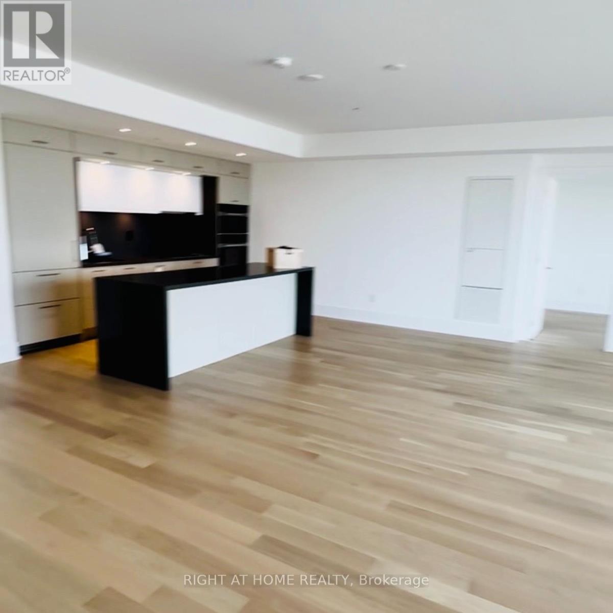 












606 - 155 MERCHANTS' WHARF

,
Toronto (Waterfront Communities),




Ontario
M5A0Y4

