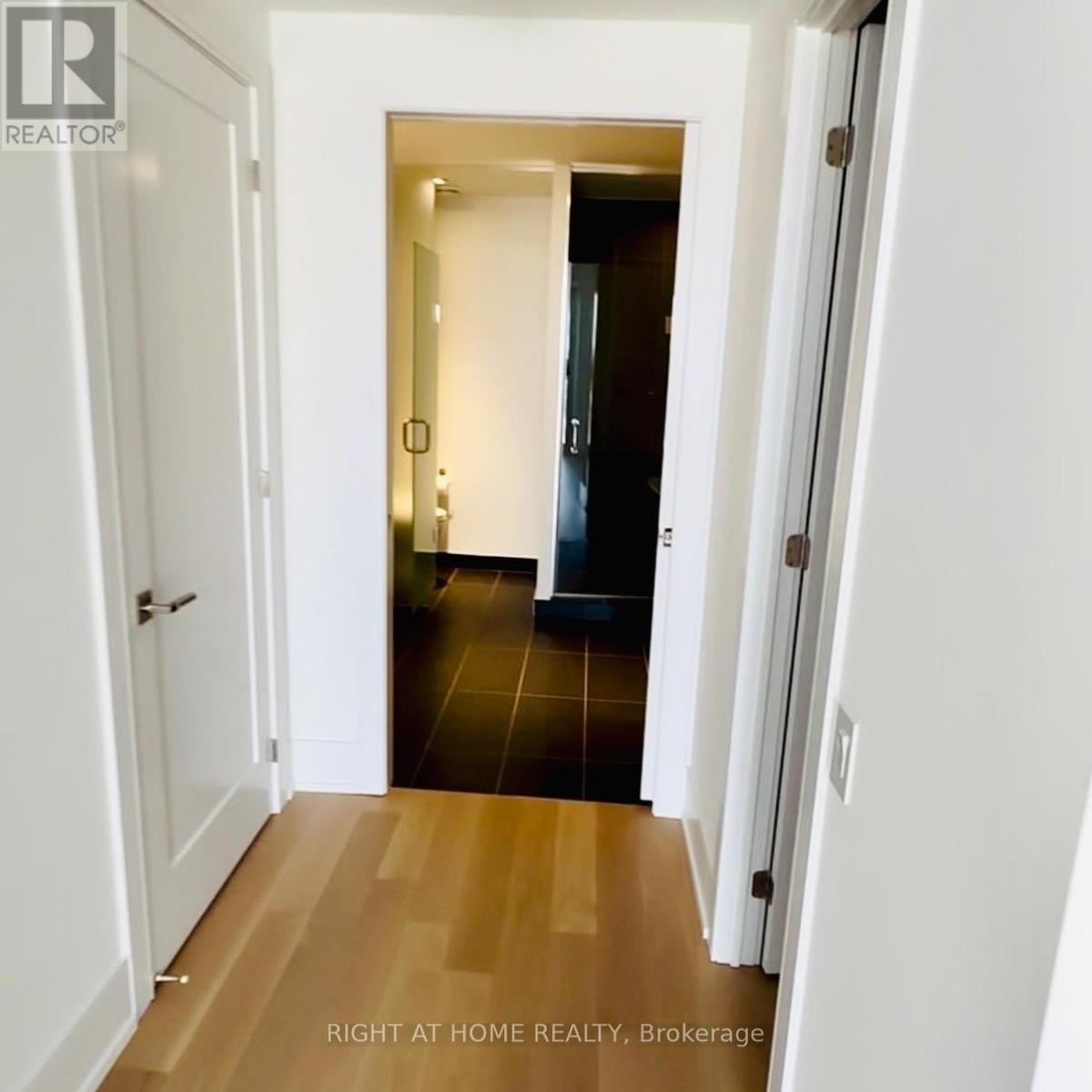 












606 - 155 MERCHANTS' WHARF

,
Toronto (Waterfront Communities),




Ontario
M5A0Y4

