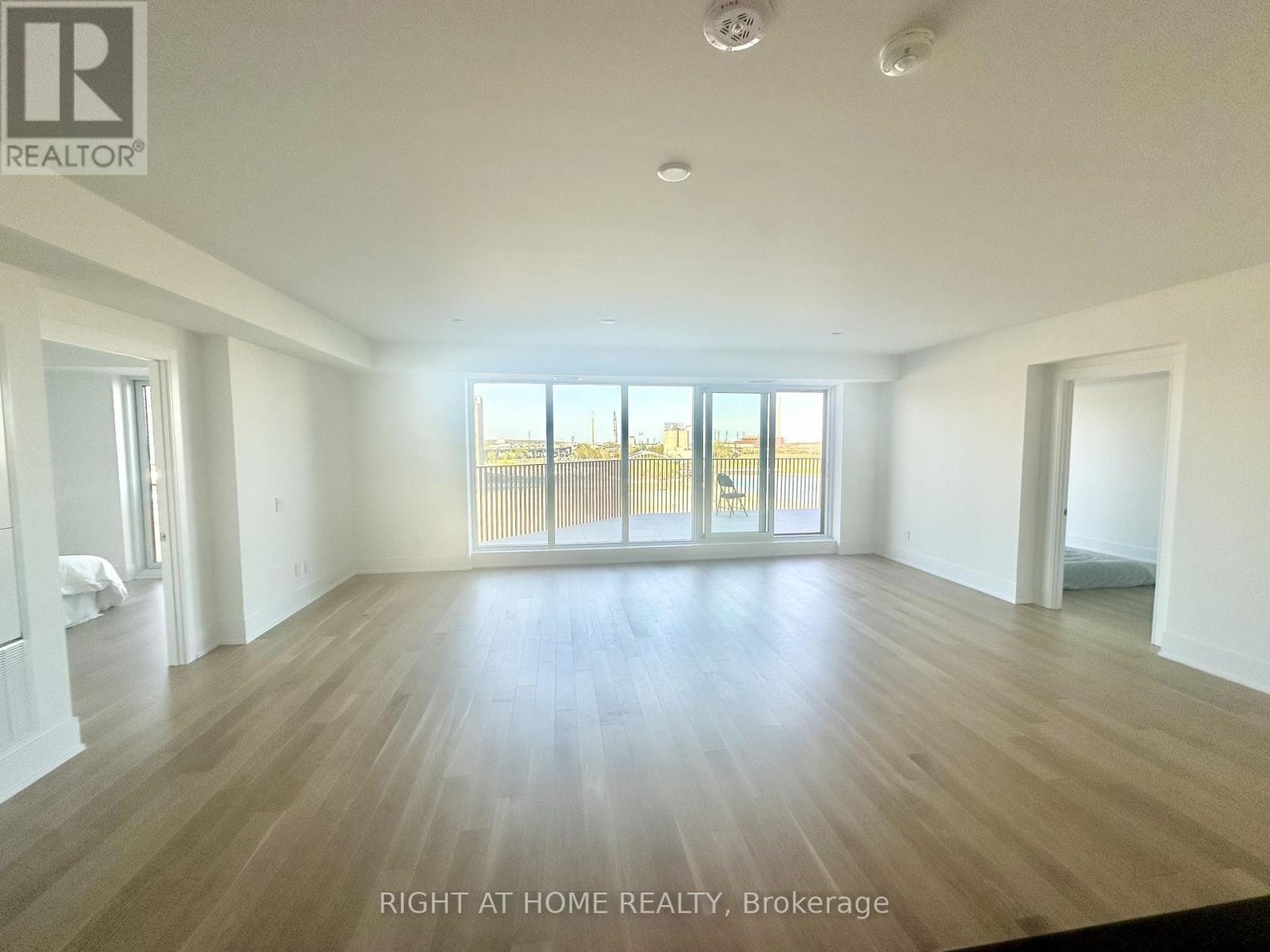 












606 - 155 MERCHANTS' WHARF

,
Toronto (Waterfront Communities),




Ontario
M5A0Y4

