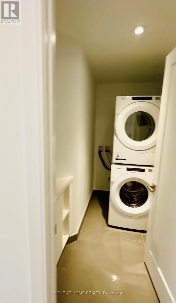 












606 - 155 MERCHANTS' WHARF

,
Toronto (Waterfront Communities),




Ontario
M5A0Y4

