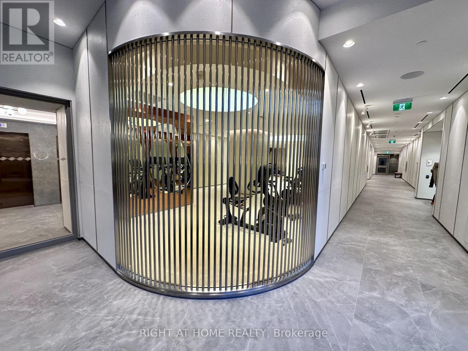 












606 - 155 MERCHANTS' WHARF

,
Toronto (Waterfront Communities),




Ontario
M5A0Y4

