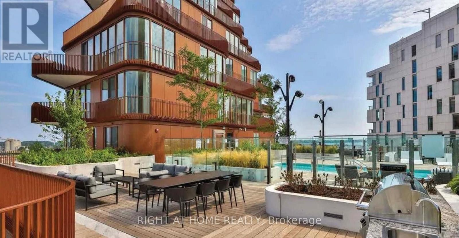 












606 - 155 MERCHANTS' WHARF

,
Toronto (Waterfront Communities),




Ontario
M5A0Y4

