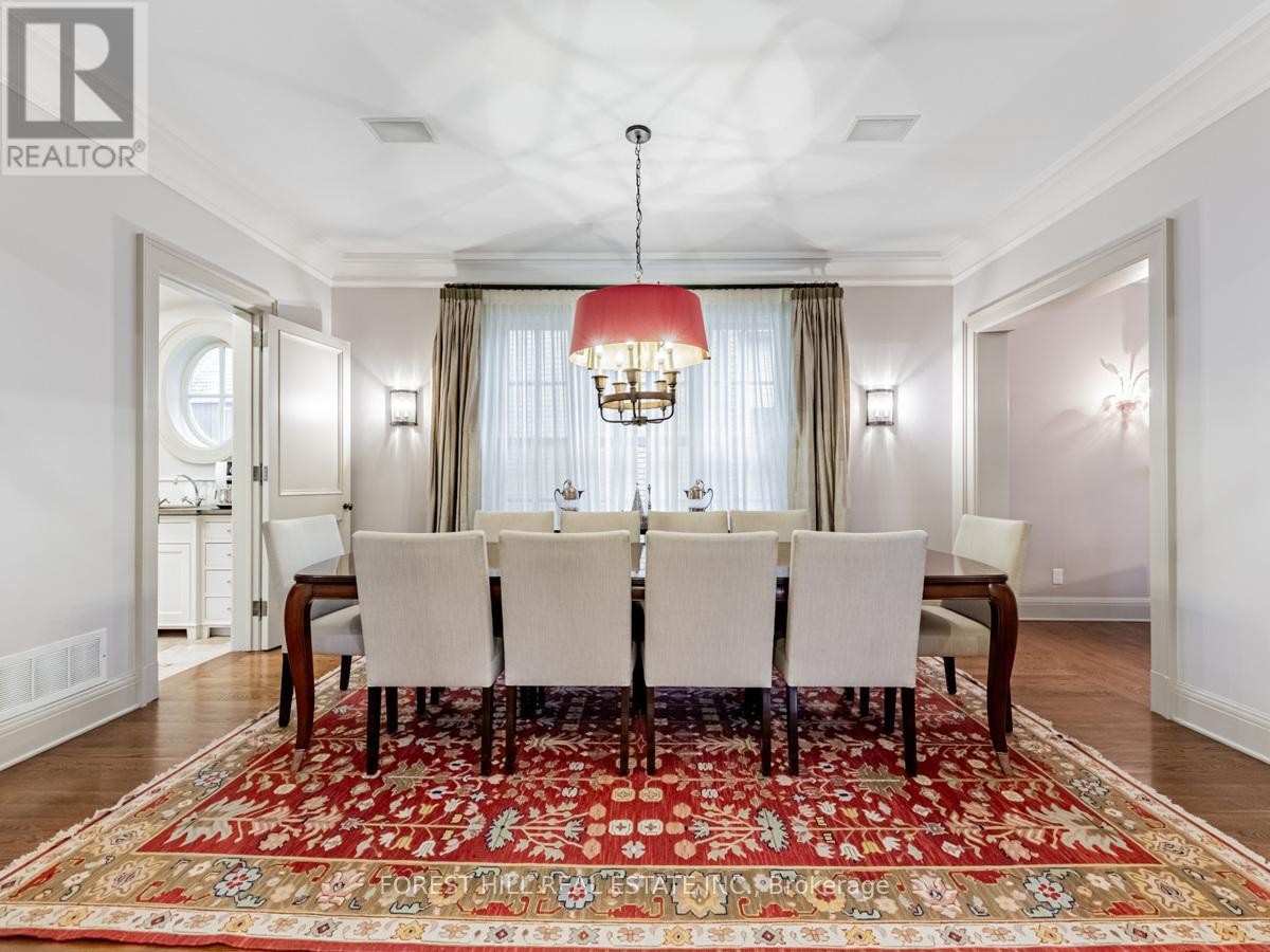 












1 BURTON ROAD

,
Toronto (Forest Hill South),




Ontario
M5P1T6

