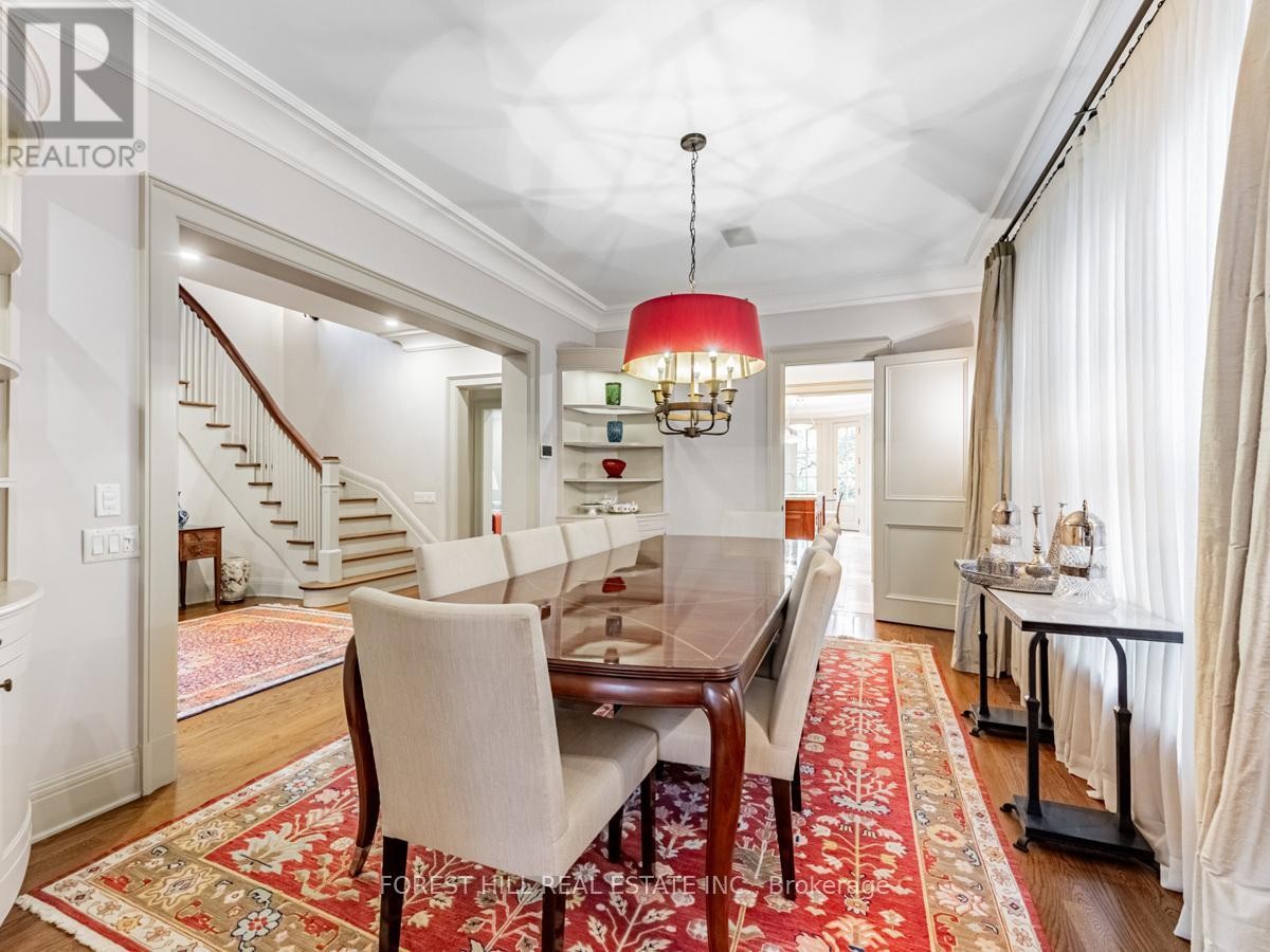 












1 BURTON ROAD

,
Toronto (Forest Hill South),




Ontario
M5P1T6

