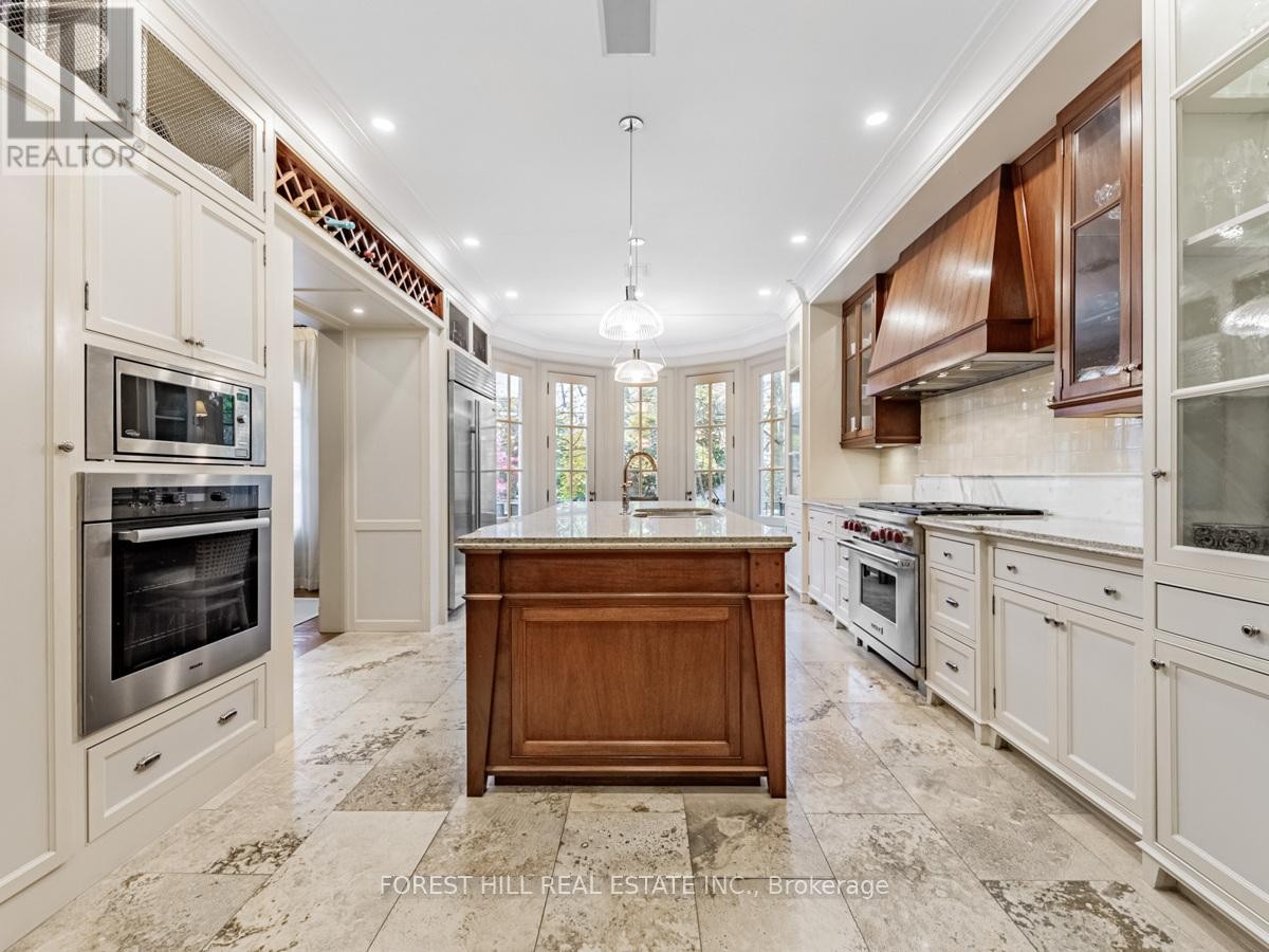 












1 BURTON ROAD

,
Toronto (Forest Hill South),




Ontario
M5P1T6

