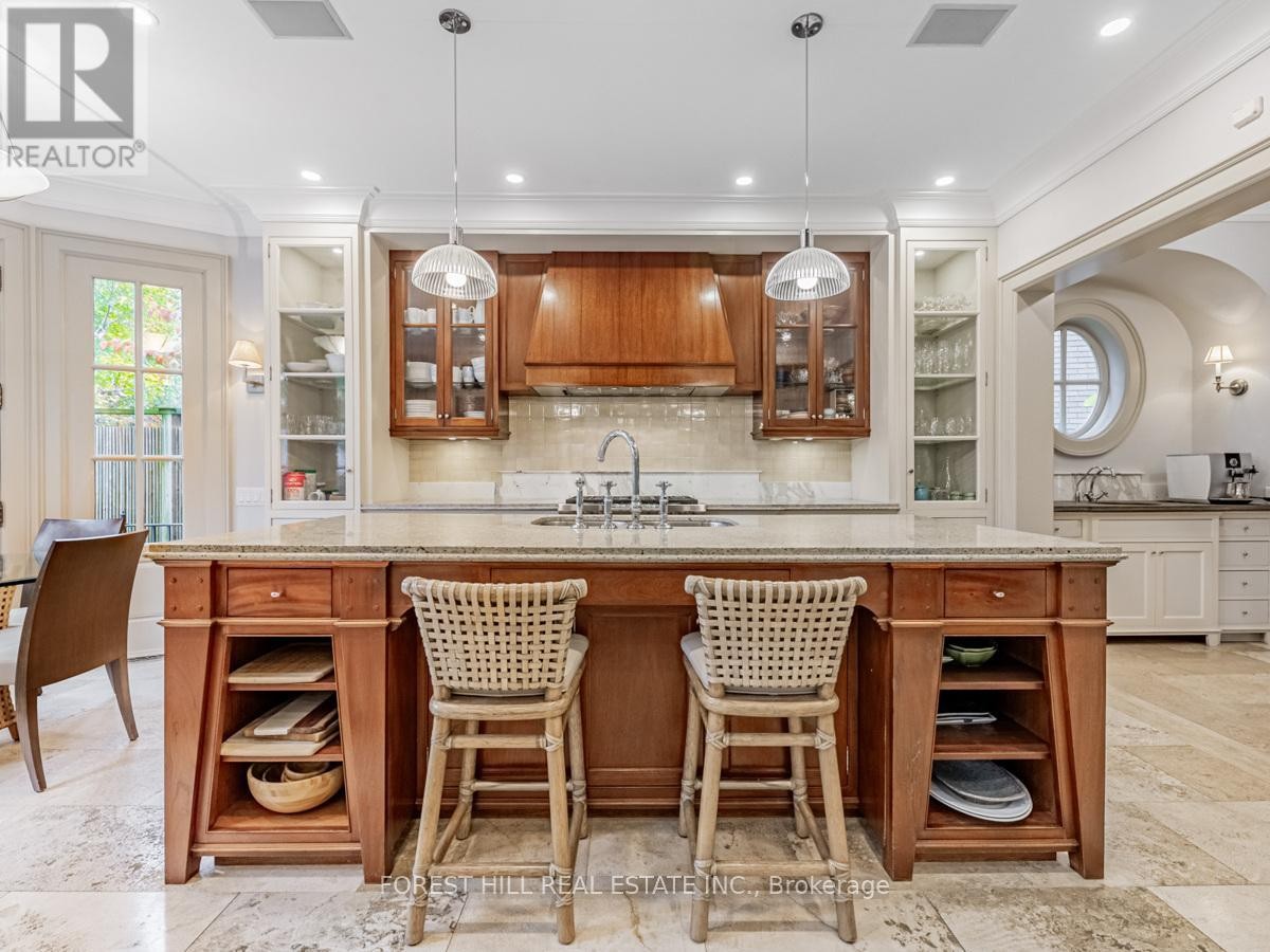 












1 BURTON ROAD

,
Toronto (Forest Hill South),




Ontario
M5P1T6

