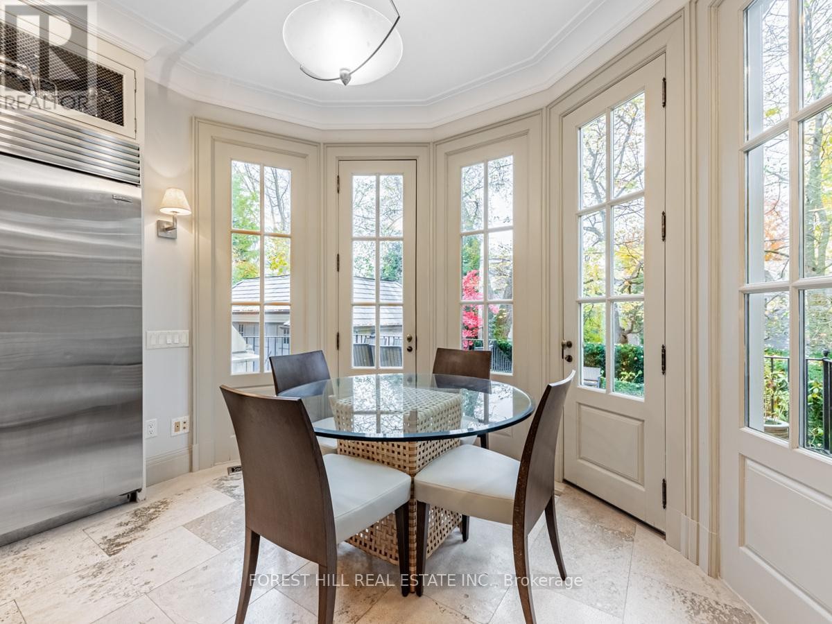 












1 BURTON ROAD

,
Toronto (Forest Hill South),




Ontario
M5P1T6

