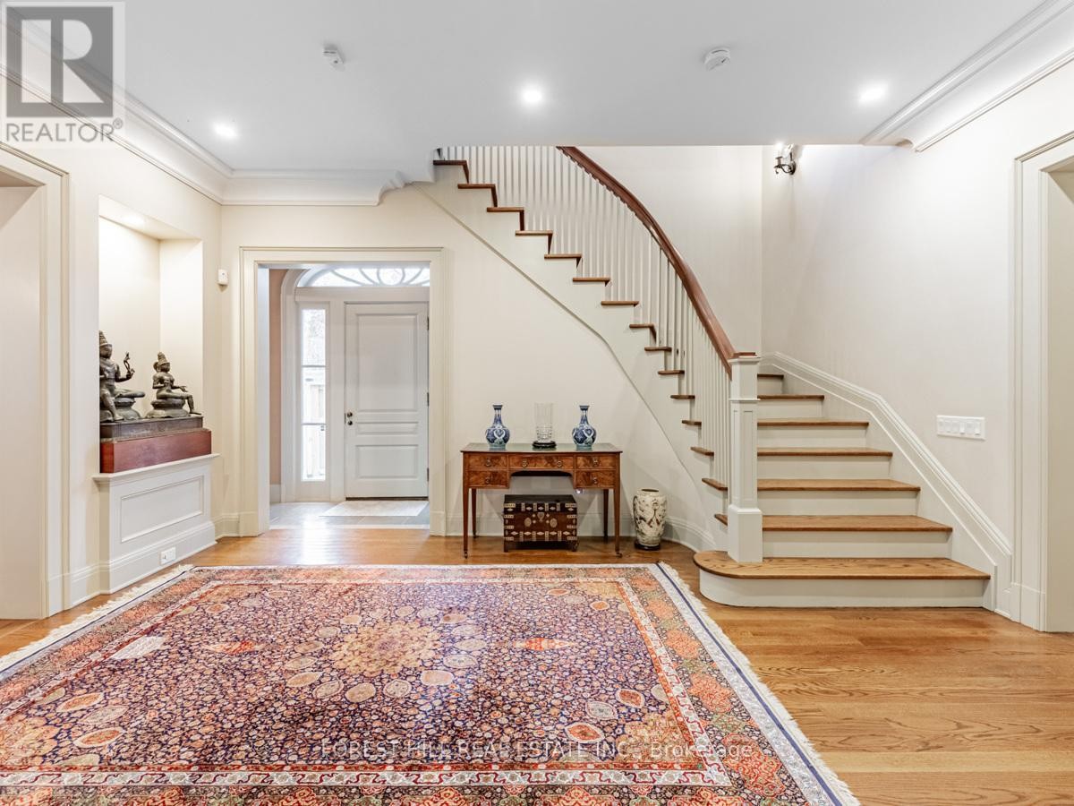 












1 BURTON ROAD

,
Toronto (Forest Hill South),




Ontario
M5P1T6

