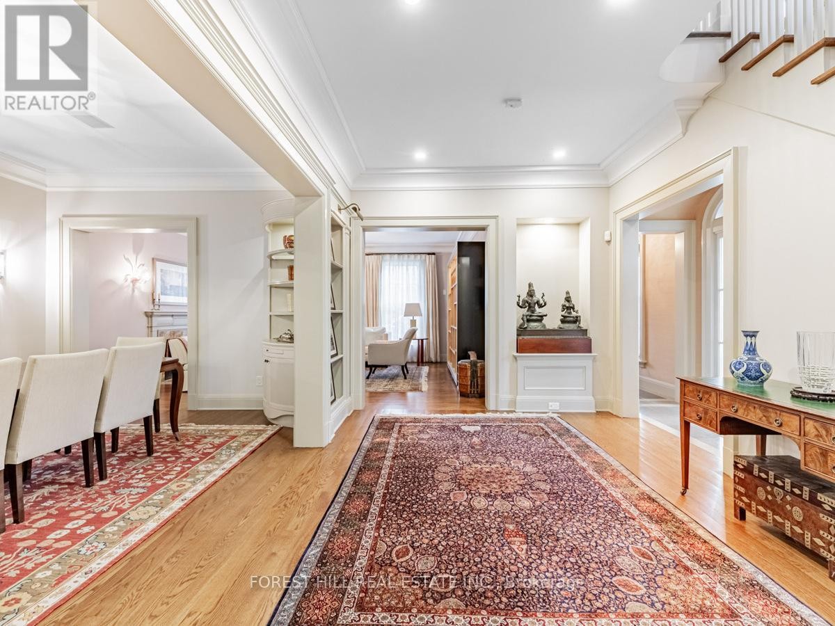 












1 BURTON ROAD

,
Toronto (Forest Hill South),




Ontario
M5P1T6

