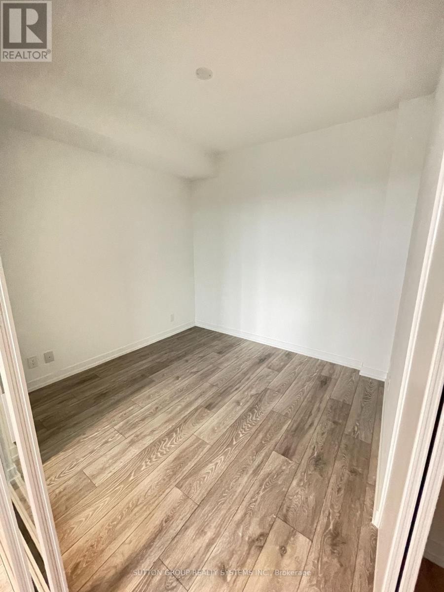 












1809 - 2020 BATHURST STREET

,
Toronto (Humewood-Cedarvale),




Ontario
M5P0A6

