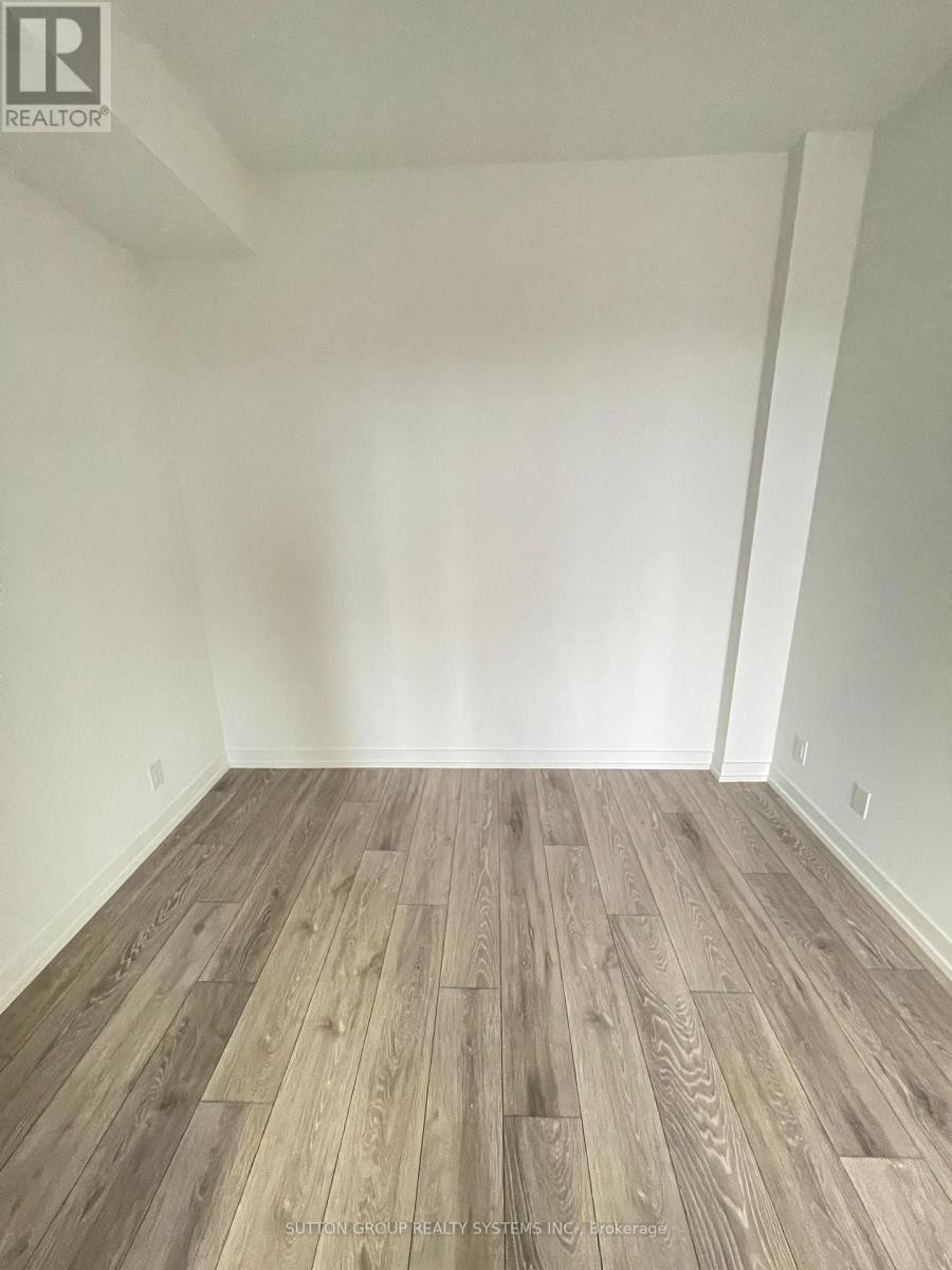 












1809 - 2020 BATHURST STREET

,
Toronto (Humewood-Cedarvale),




Ontario
M5P0A6

