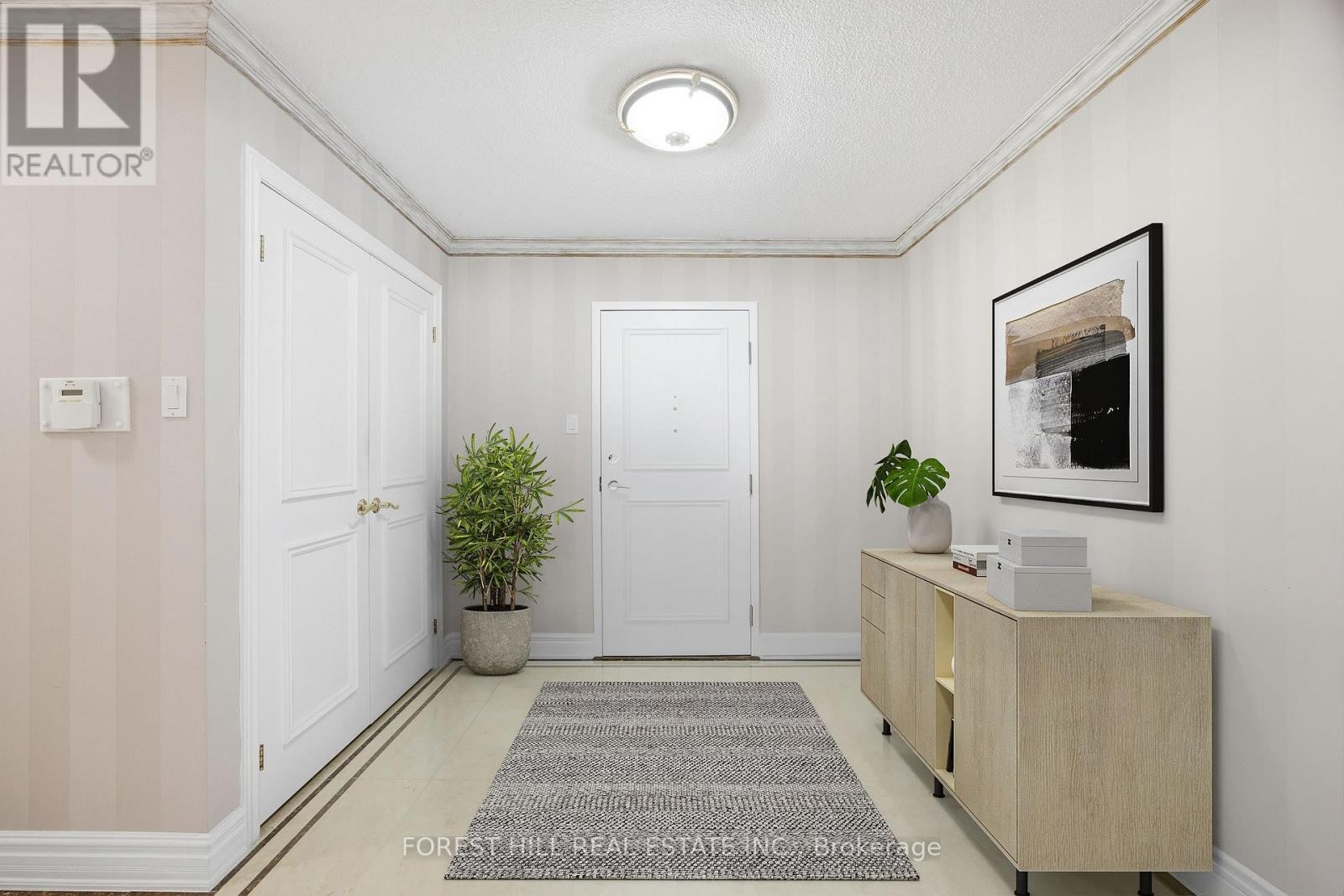 












507 - 19 LOWER VILLAGE GATE

,
Toronto (Forest Hill South),




Ontario
M5P3L9

