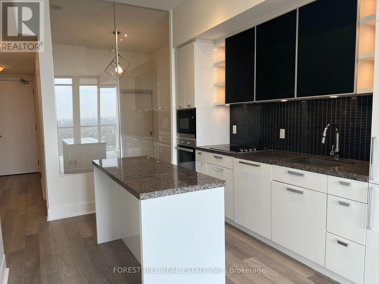 












2105 - 32 DAVENPORT ROAD

,
Toronto (Annex),




Ontario
M5R1H3

