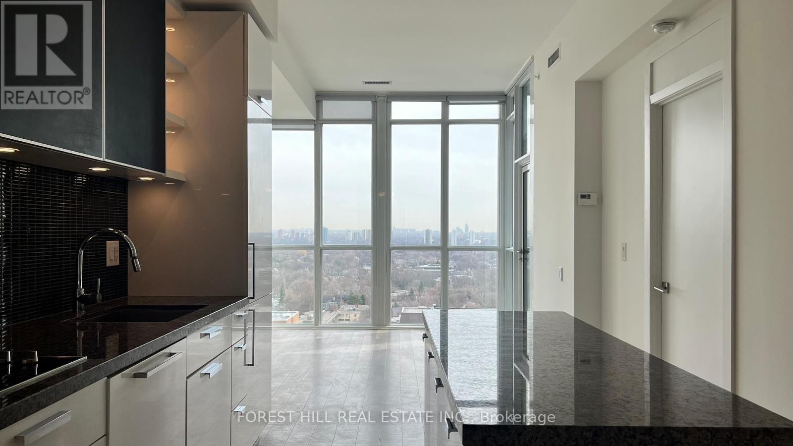 












2105 - 32 DAVENPORT ROAD

,
Toronto (Annex),




Ontario
M5R1H3

