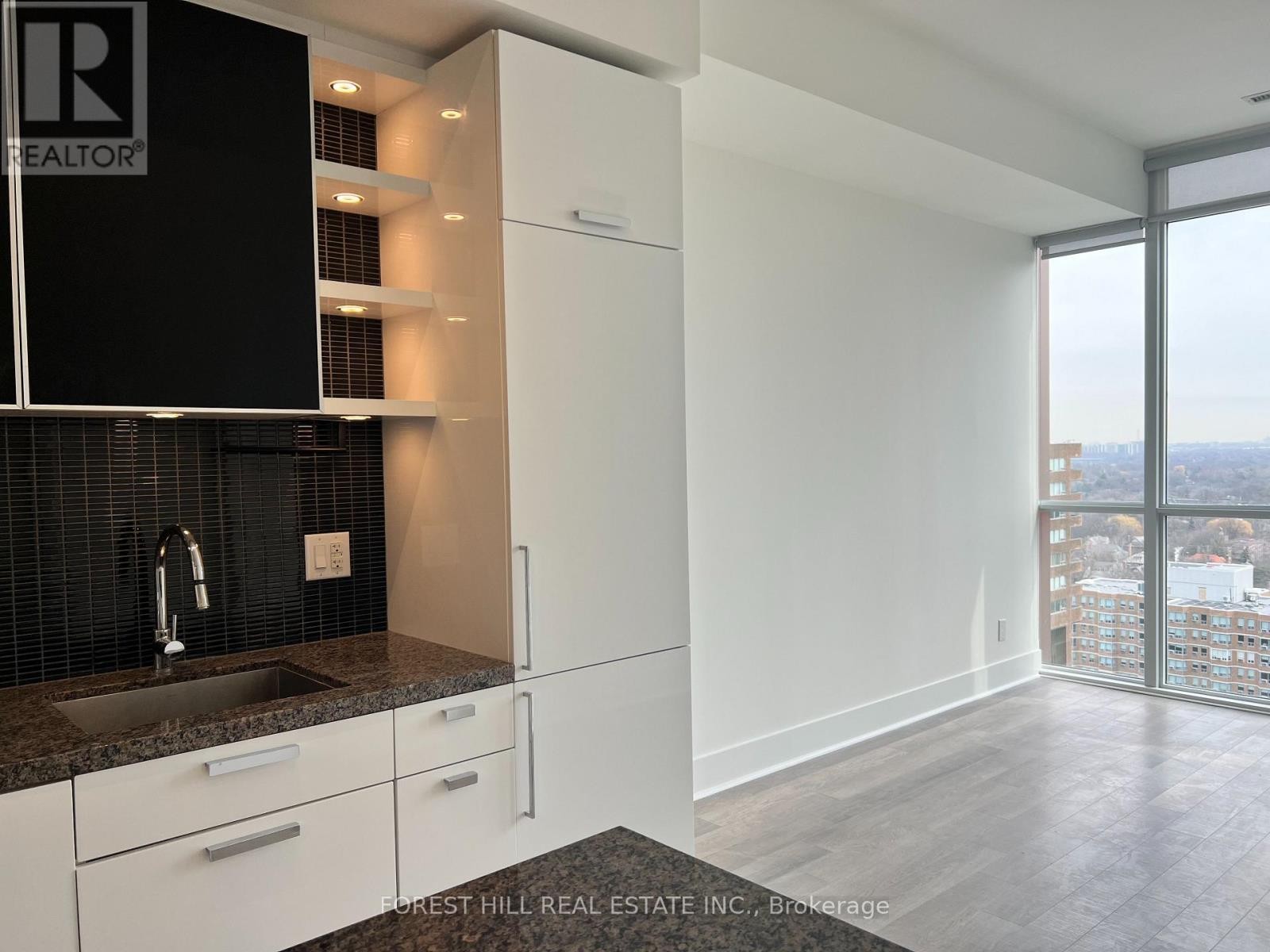 












2105 - 32 DAVENPORT ROAD

,
Toronto (Annex),




Ontario
M5R1H3

