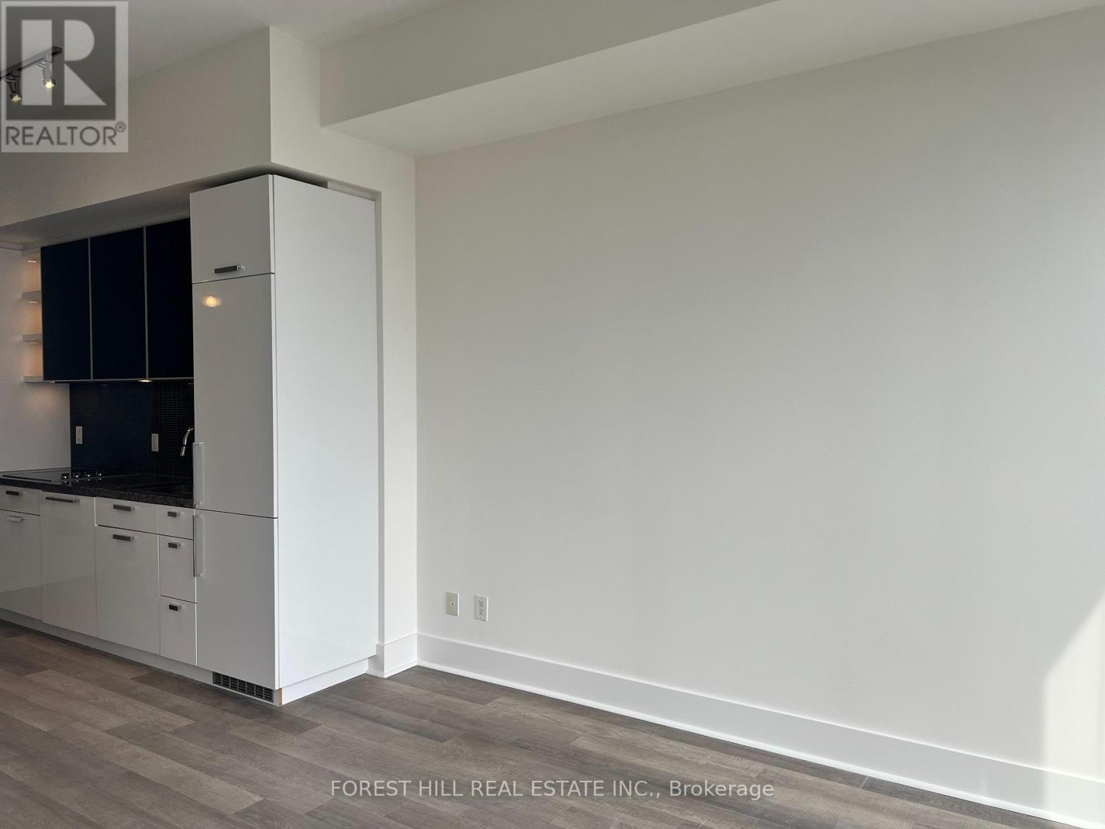 












2105 - 32 DAVENPORT ROAD

,
Toronto (Annex),




Ontario
M5R1H3

