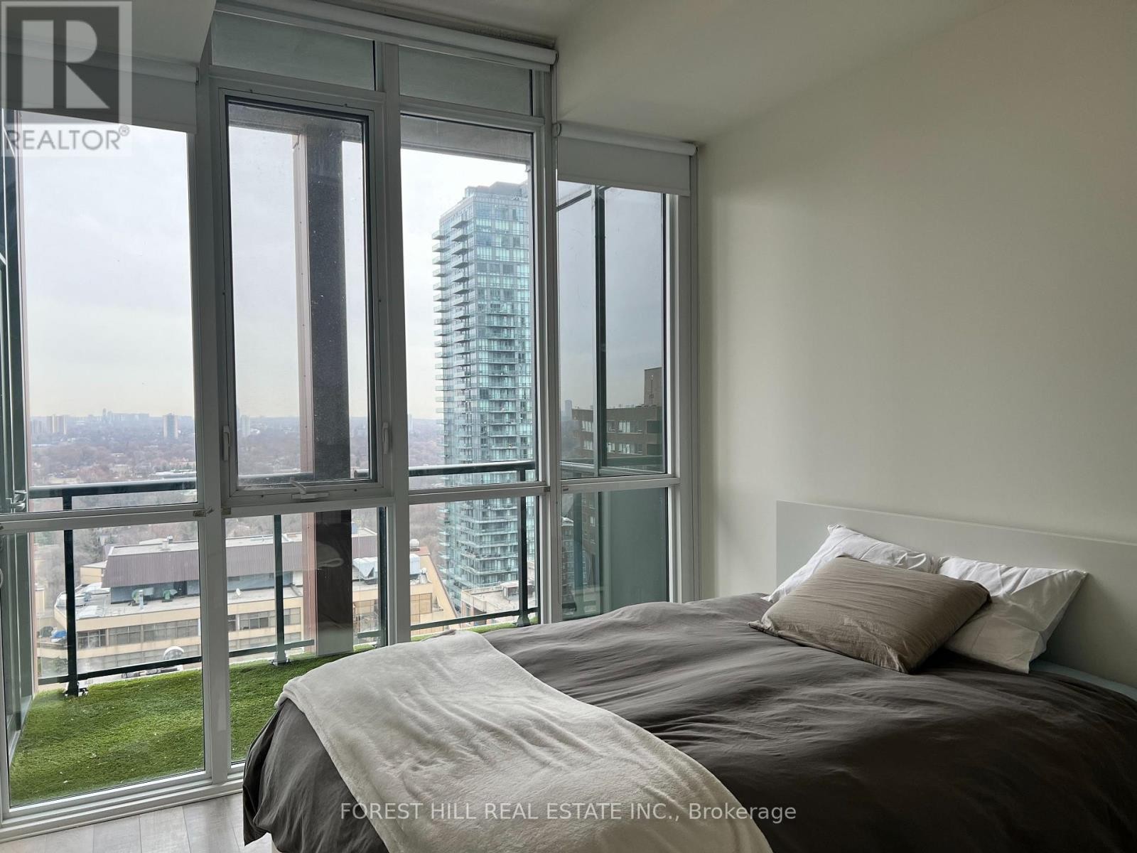 












2105 - 32 DAVENPORT ROAD

,
Toronto (Annex),




Ontario
M5R1H3

