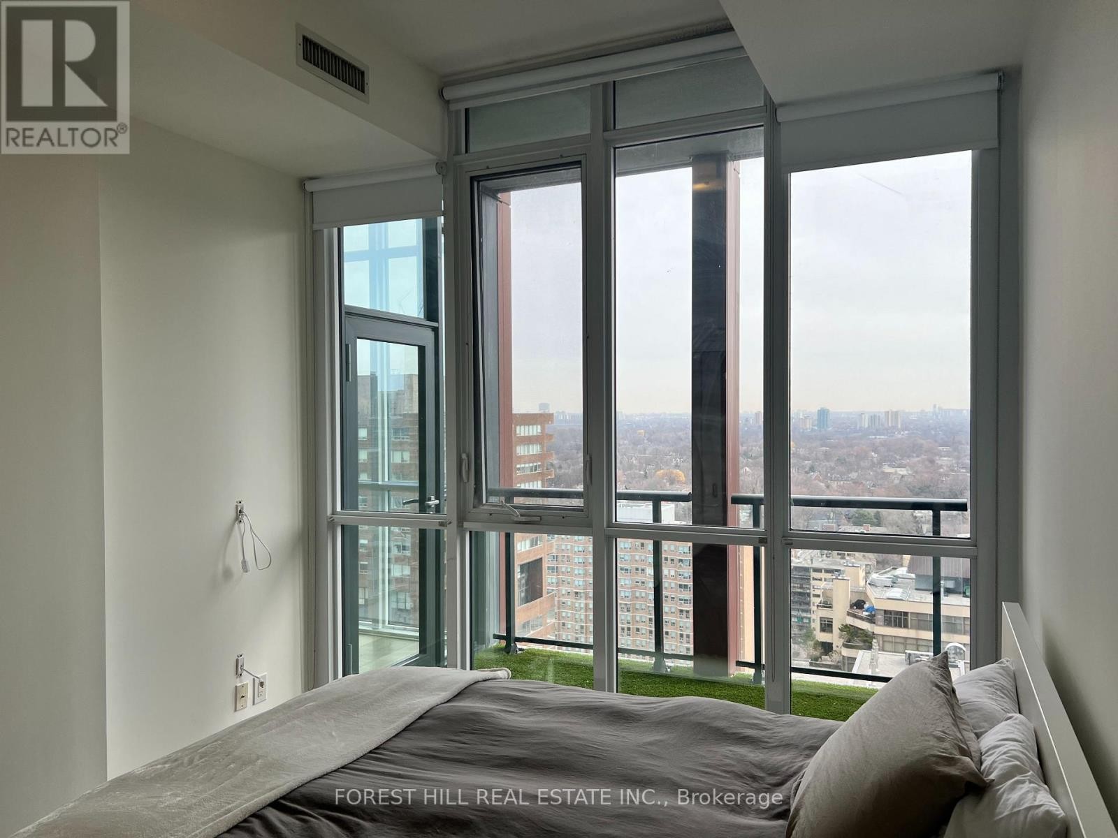 












2105 - 32 DAVENPORT ROAD

,
Toronto (Annex),




Ontario
M5R1H3

