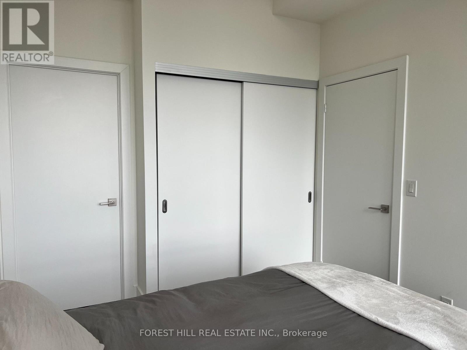 












2105 - 32 DAVENPORT ROAD

,
Toronto (Annex),




Ontario
M5R1H3

