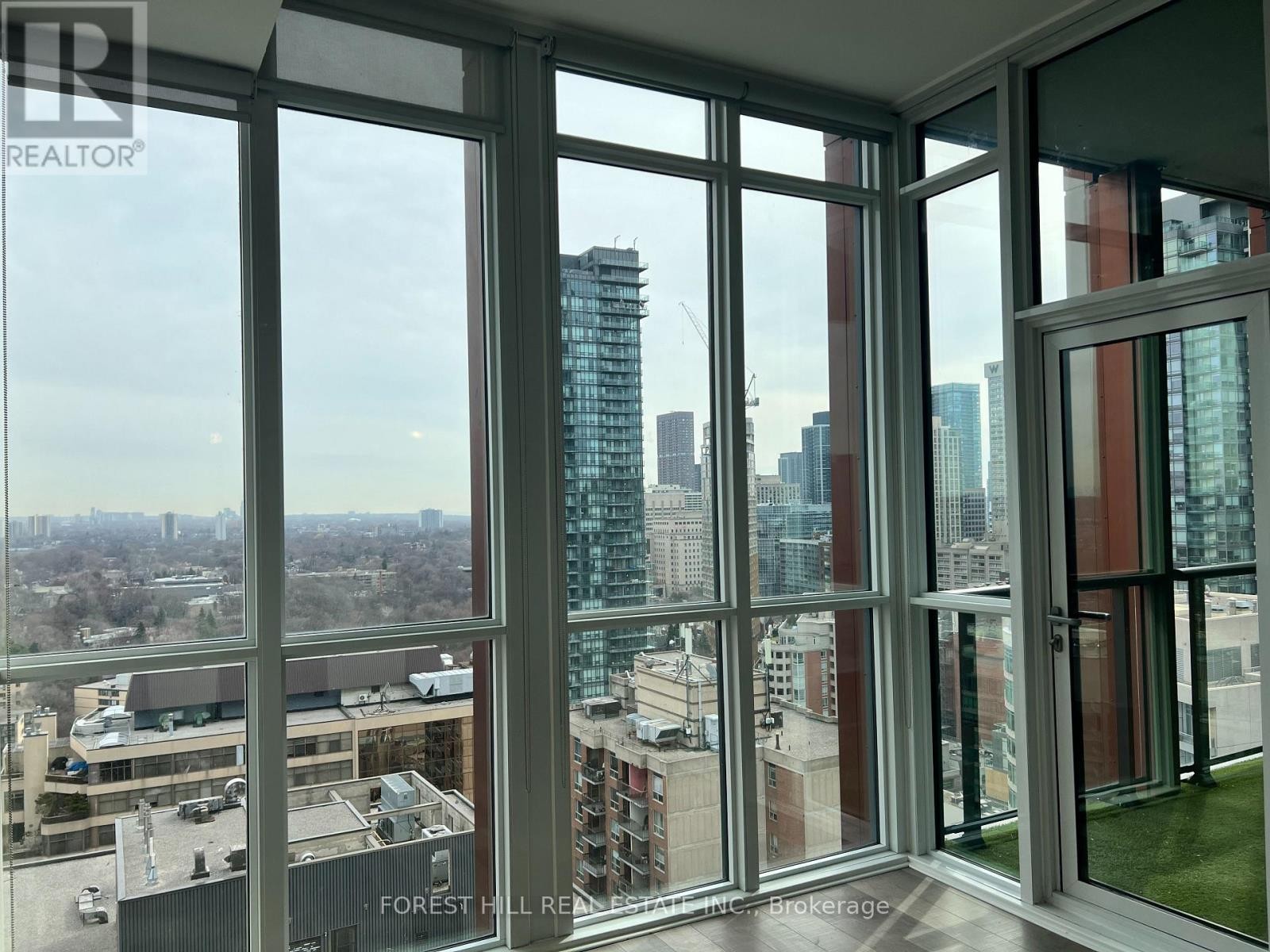 












2105 - 32 DAVENPORT ROAD

,
Toronto (Annex),




Ontario
M5R1H3

