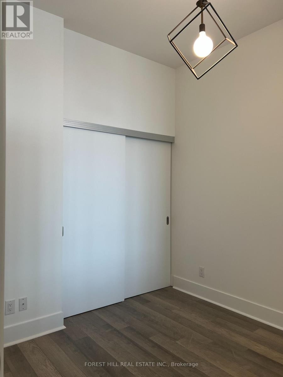 












2105 - 32 DAVENPORT ROAD

,
Toronto (Annex),




Ontario
M5R1H3

