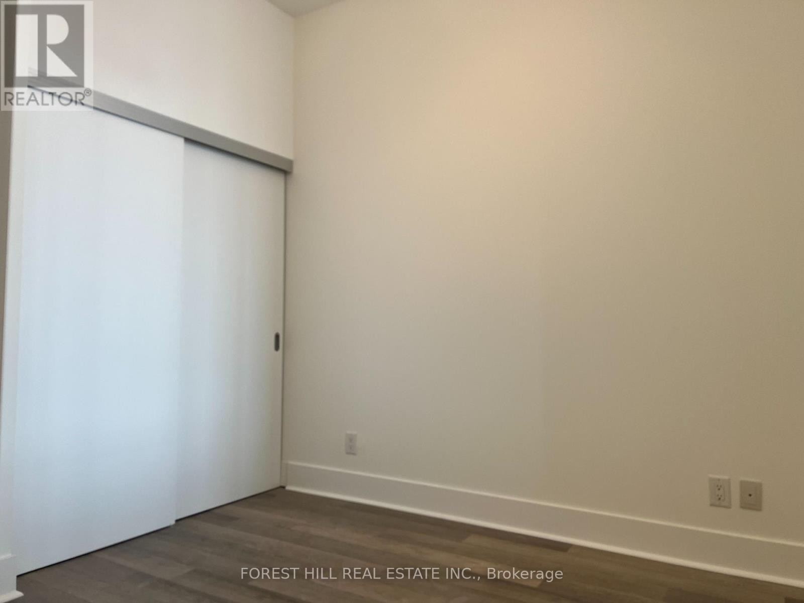 












2105 - 32 DAVENPORT ROAD

,
Toronto (Annex),




Ontario
M5R1H3

