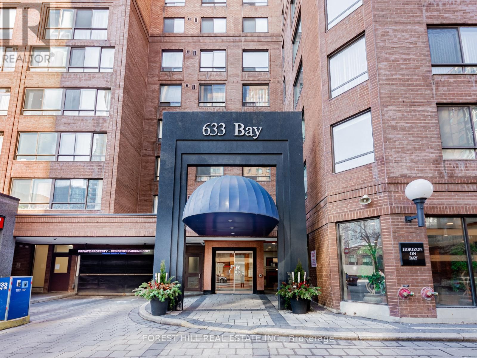 












2313 - 633 BAY STREET

,
Toronto (Bay Street Corridor),




Ontario
M5G2G4

