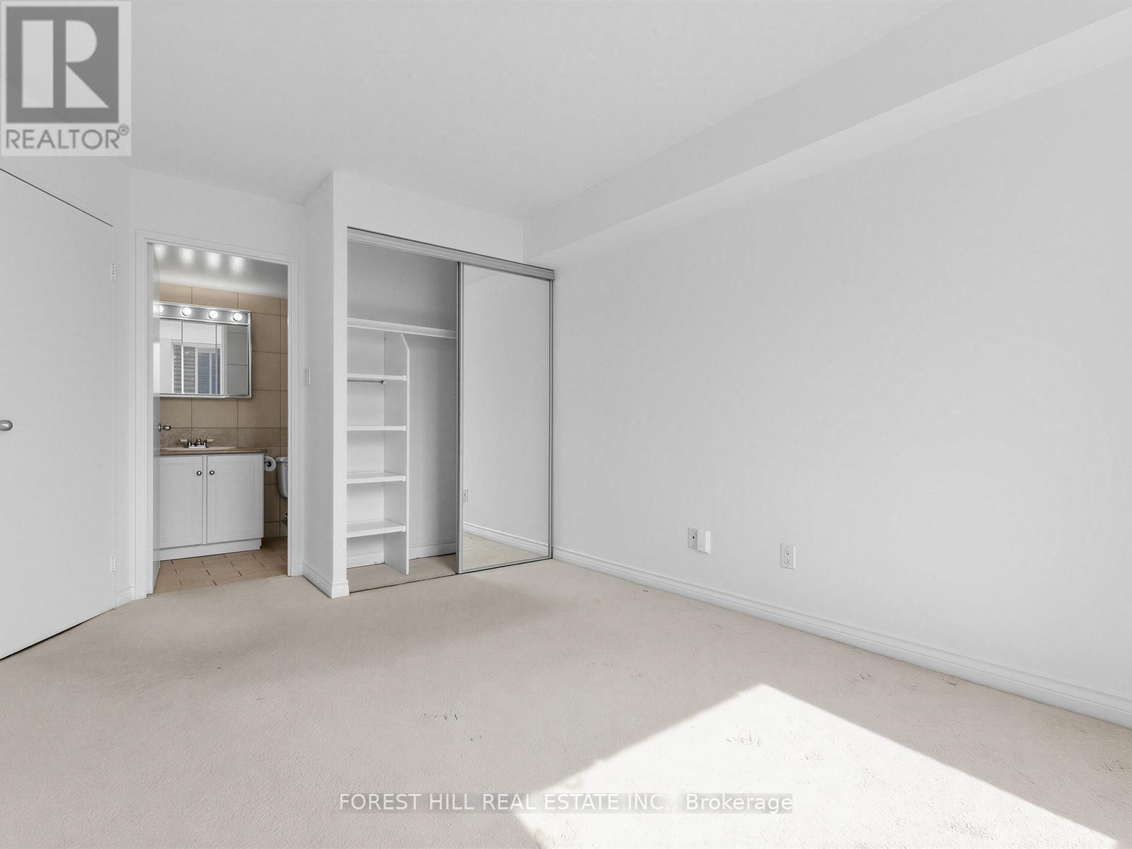 












2313 - 633 BAY STREET

,
Toronto (Bay Street Corridor),




Ontario
M5G2G4

