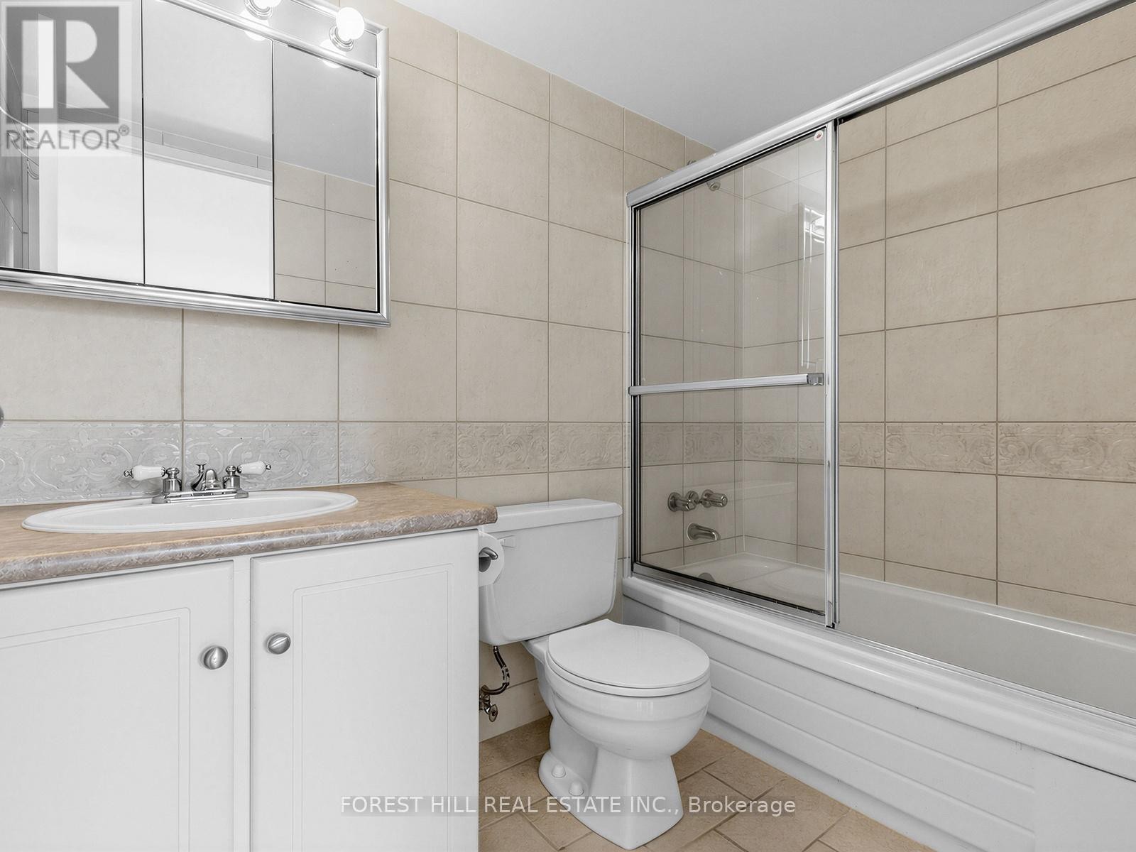 












2313 - 633 BAY STREET

,
Toronto (Bay Street Corridor),




Ontario
M5G2G4

