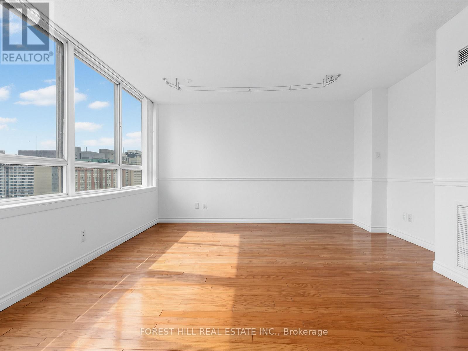 












2313 - 633 BAY STREET

,
Toronto (Bay Street Corridor),




Ontario
M5G2G4

