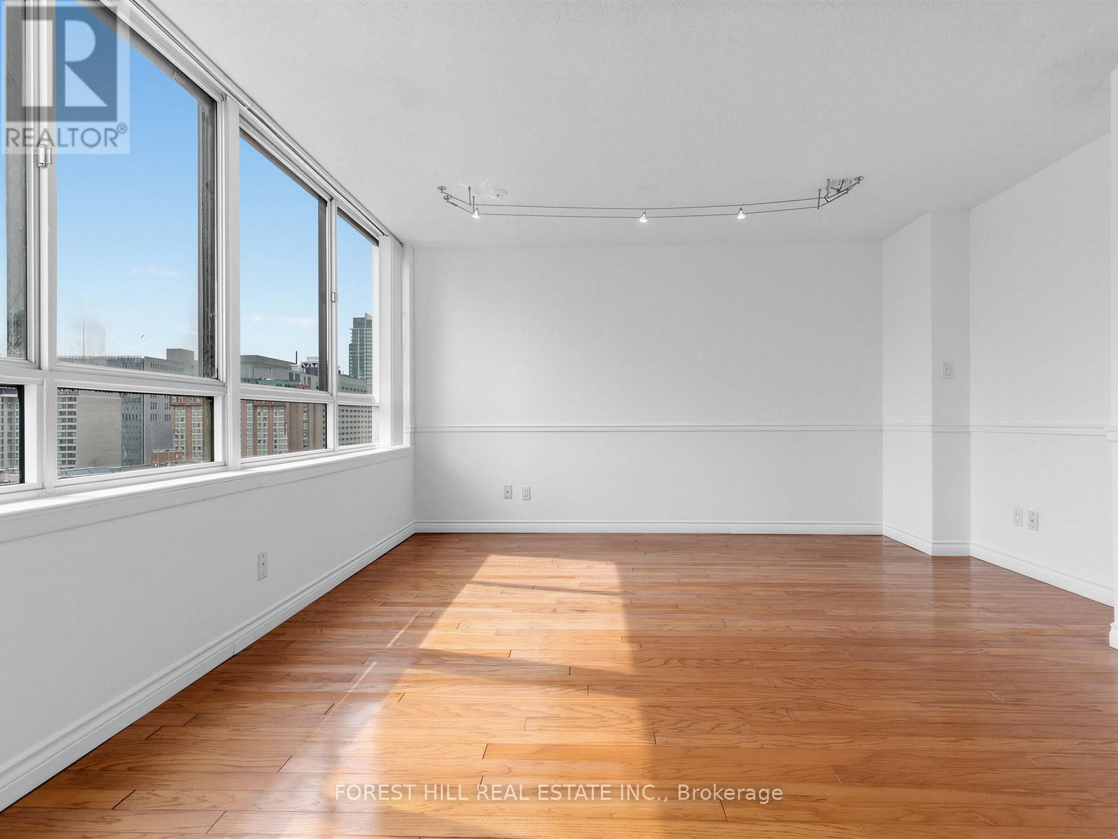 












2313 - 633 BAY STREET

,
Toronto (Bay Street Corridor),




Ontario
M5G2G4

