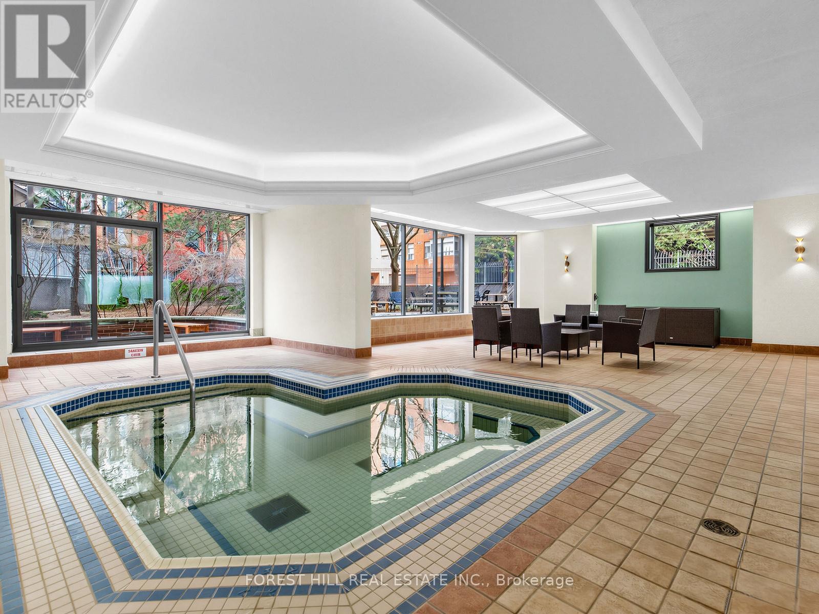 












2313 - 633 BAY STREET

,
Toronto (Bay Street Corridor),




Ontario
M5G2G4

