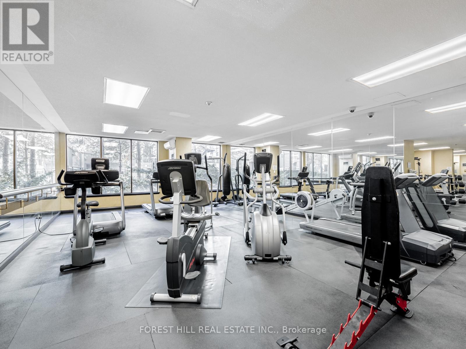 












2313 - 633 BAY STREET

,
Toronto (Bay Street Corridor),




Ontario
M5G2G4

